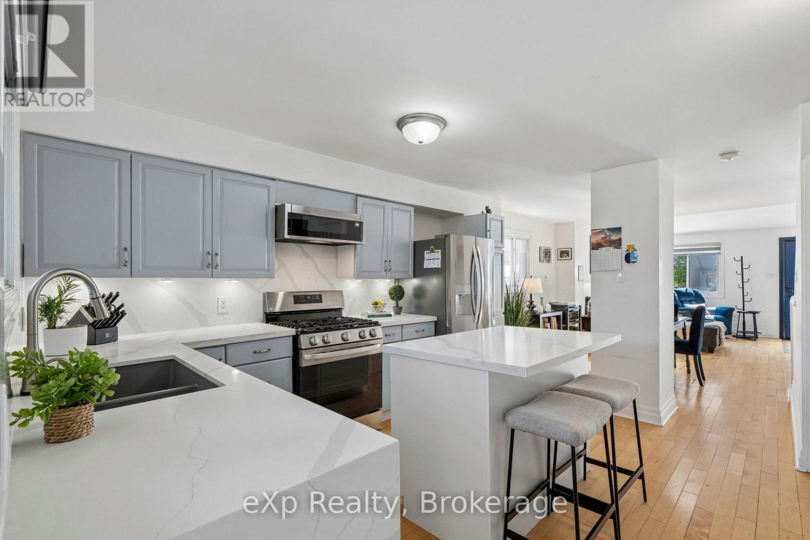 313 Bartlett Avenue N, Toronto, Ontario  M6H 3G8 - Photo 21 - W13539904
