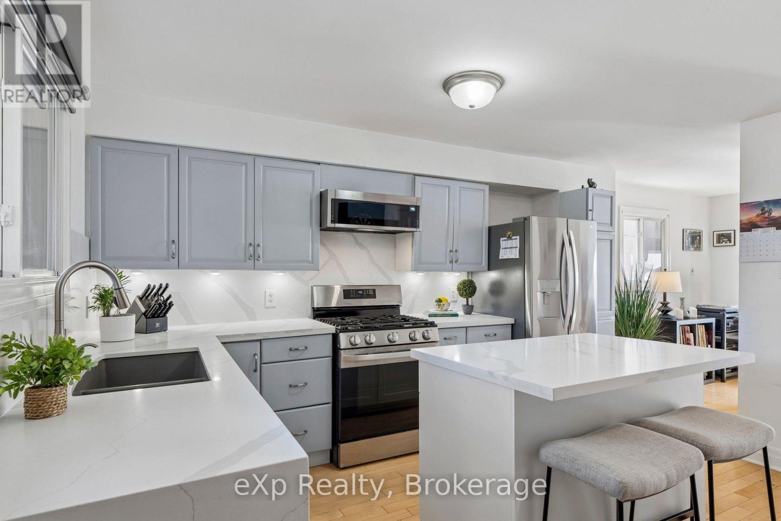 313 Bartlett Avenue N, Toronto, Ontario  M6H 3G8 - Photo 22 - W13539904