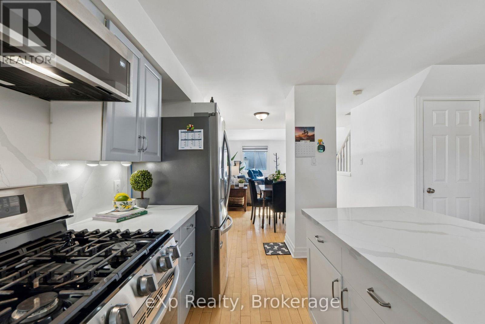 313 Bartlett Avenue N, Toronto, Ontario  M6H 3G8 - Photo 24 - W13539904