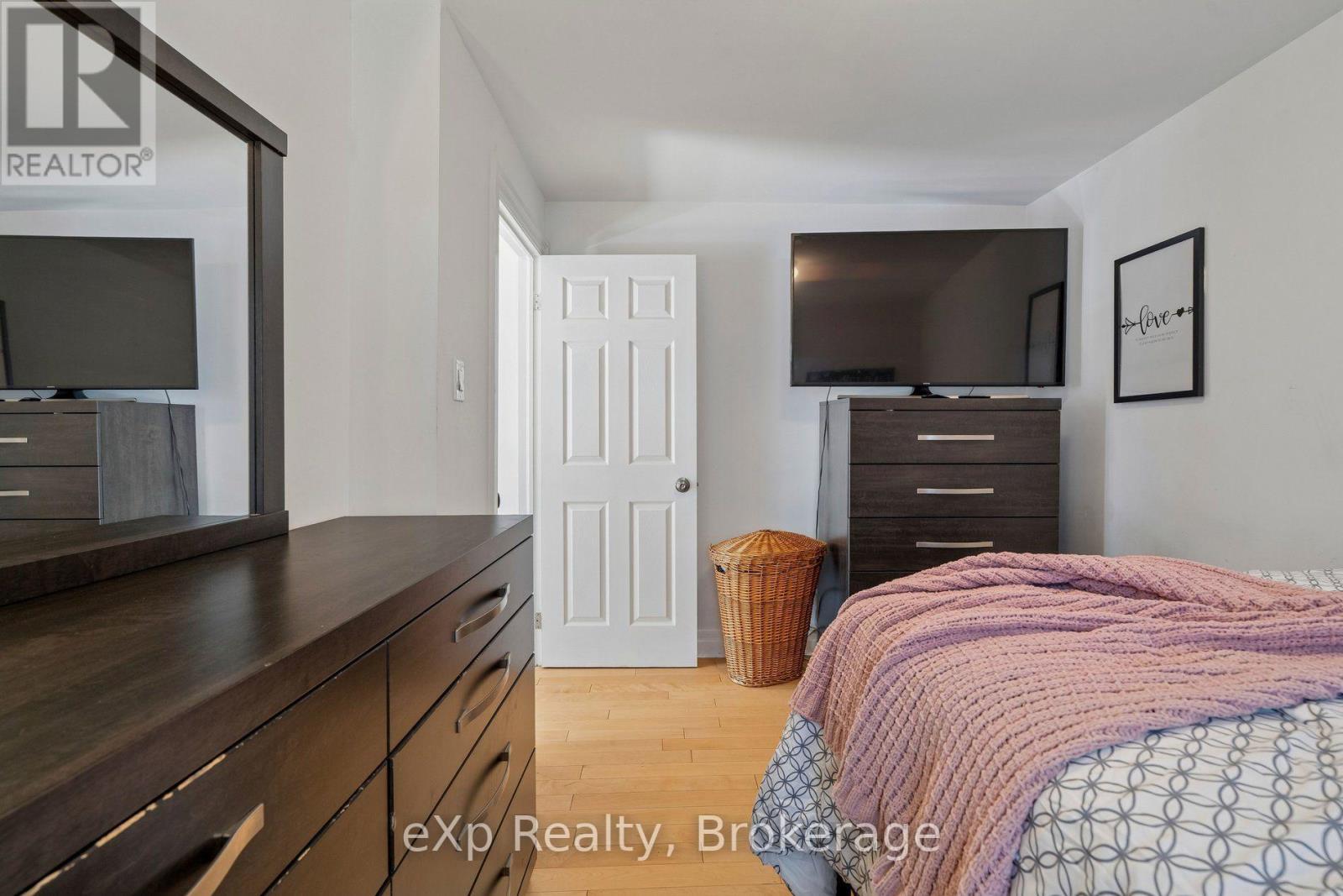 313 Bartlett Avenue N, Toronto, Ontario  M6H 3G8 - Photo 28 - W13539904