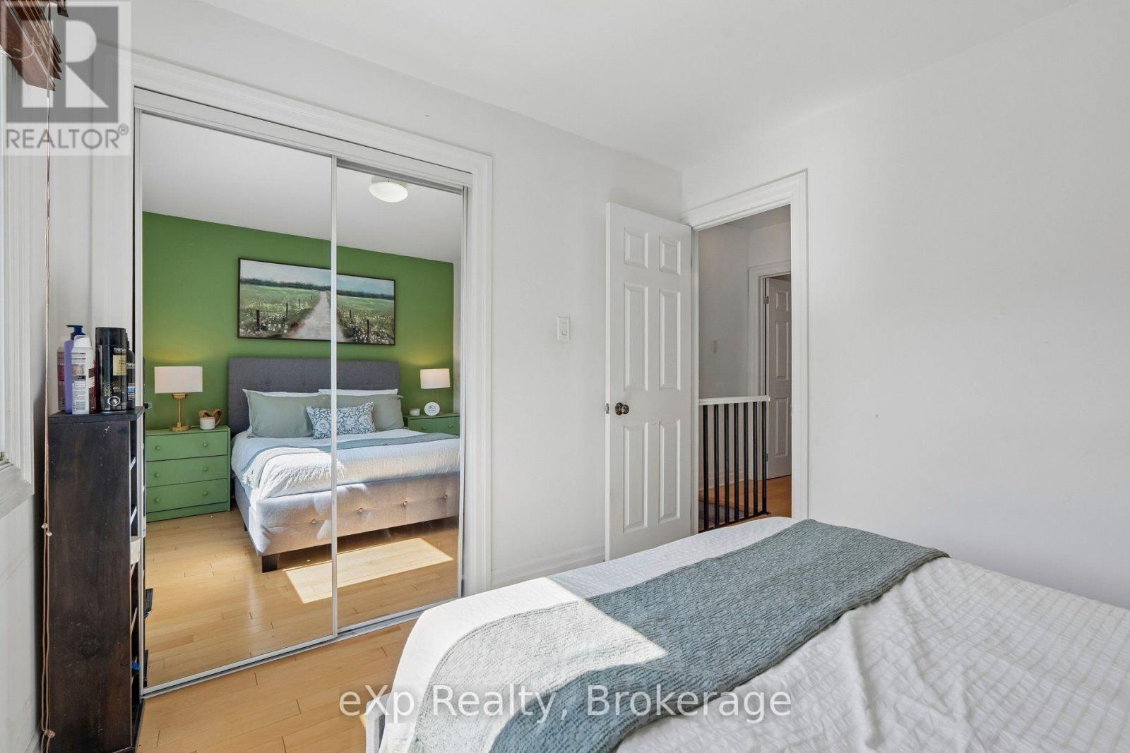 313 Bartlett Avenue N, Toronto, Ontario  M6H 3G8 - Photo 31 - W13539904