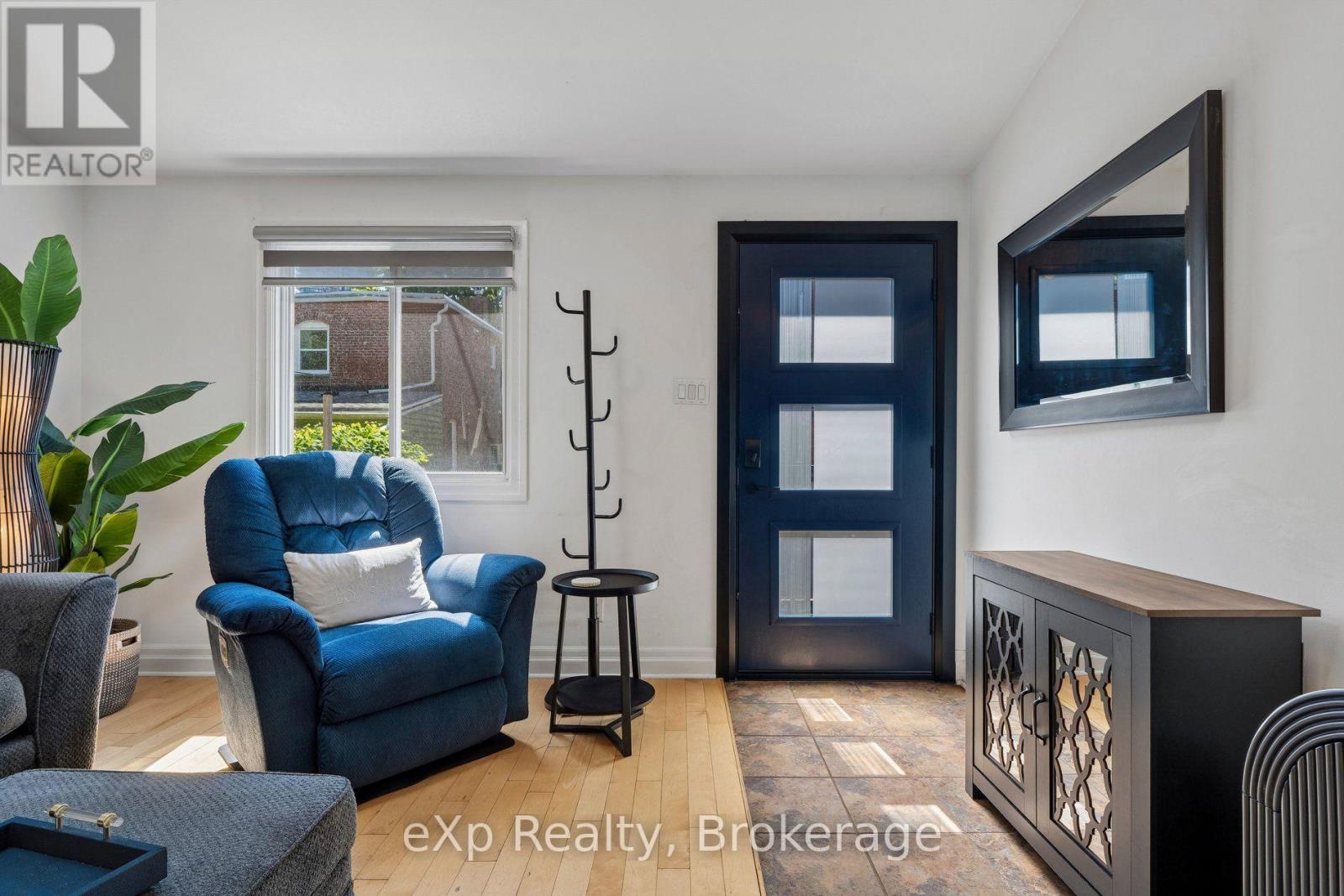 313 Bartlett Avenue N, Toronto, Ontario  M6H 3G8 - Photo 6 - W13539904
