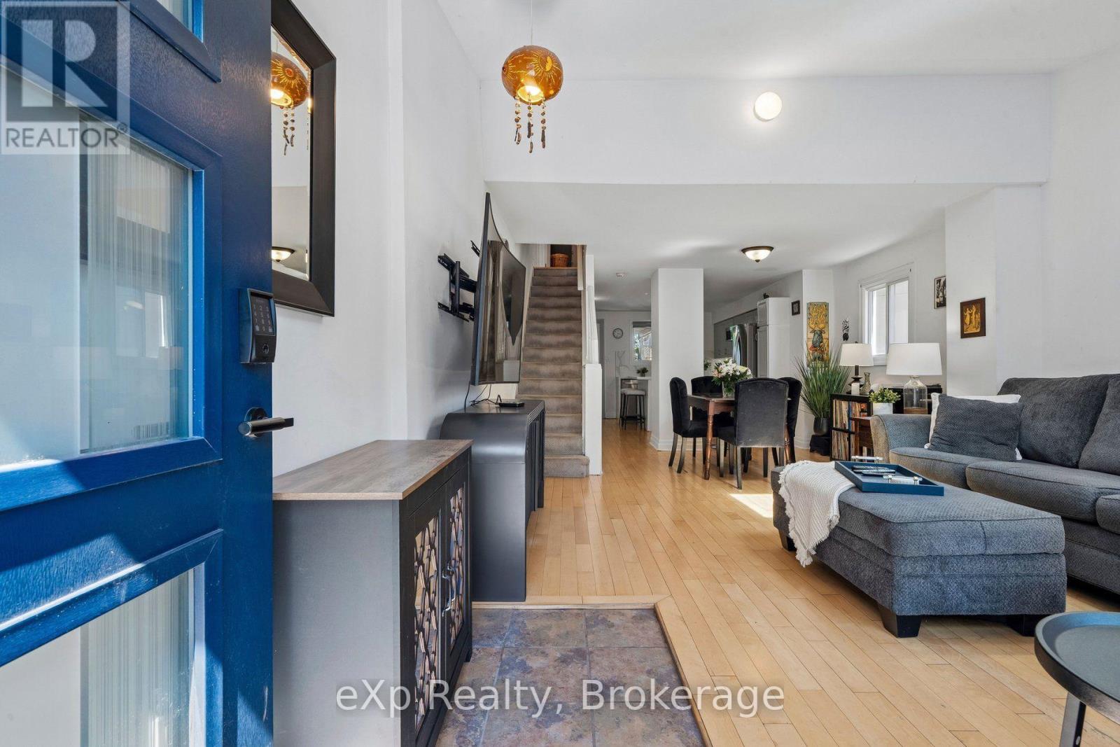 313 Bartlett Avenue N, Toronto, Ontario  M6H 3G8 - Photo 7 - W13539904