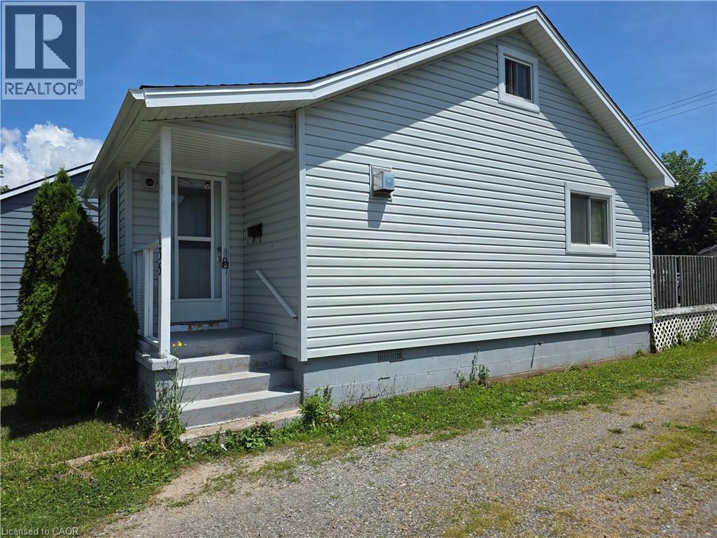 135 Mcarthur Avenue, Welland, Ontario  L3B 2J8 - Photo 3 - 40845801