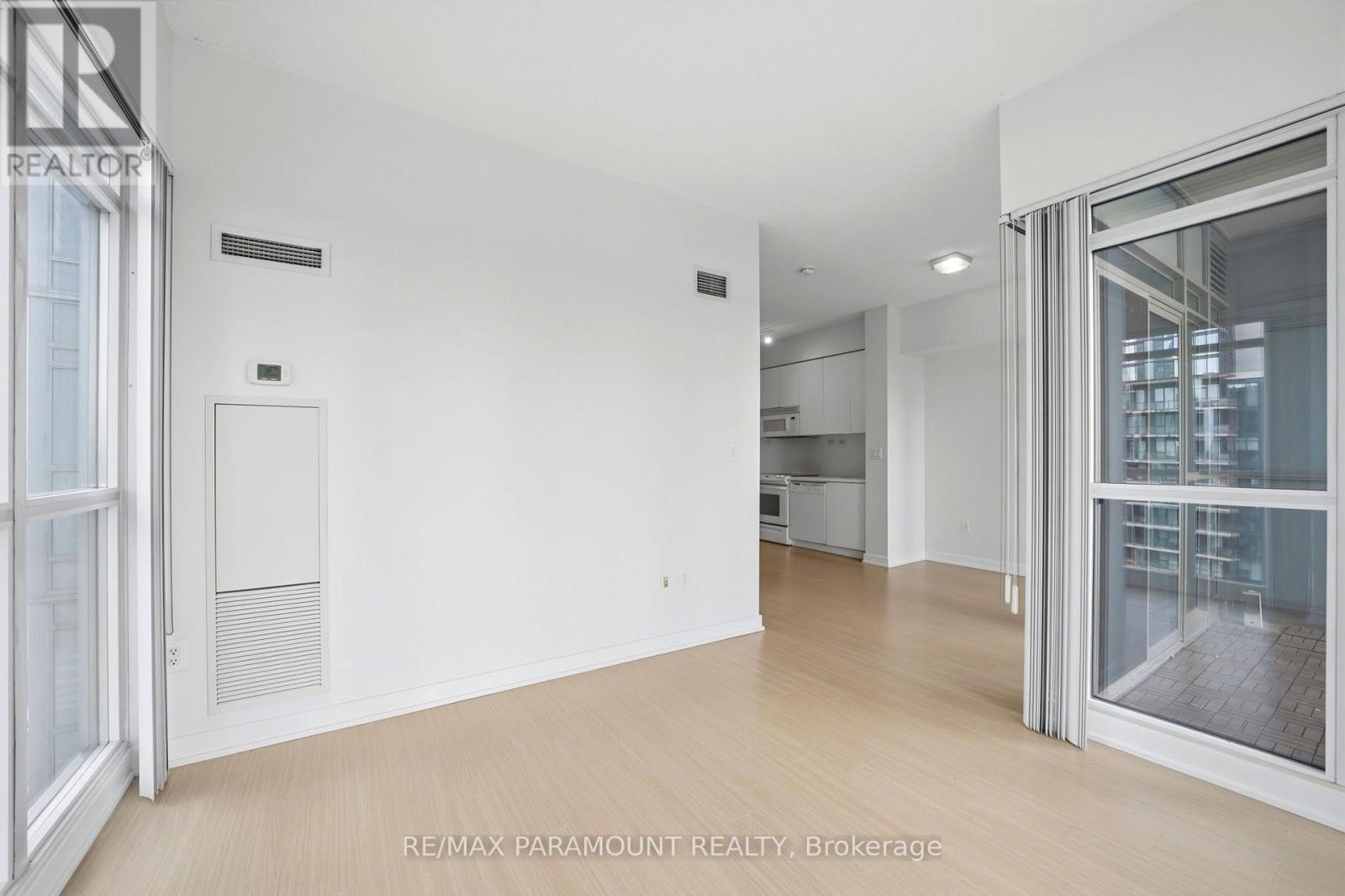 1905 - 10 Capreol Court, Toronto, Ontario  M5V 4B3 - Photo 11 - C13539992