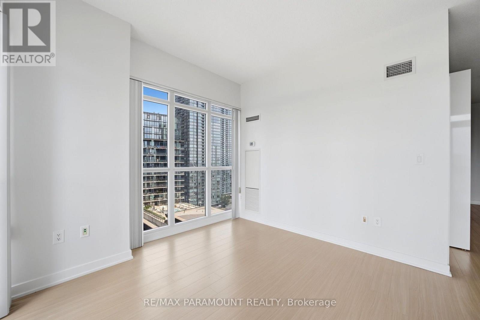 1905 - 10 Capreol Court, Toronto, Ontario  M5V 4B3 - Photo 14 - C13539992