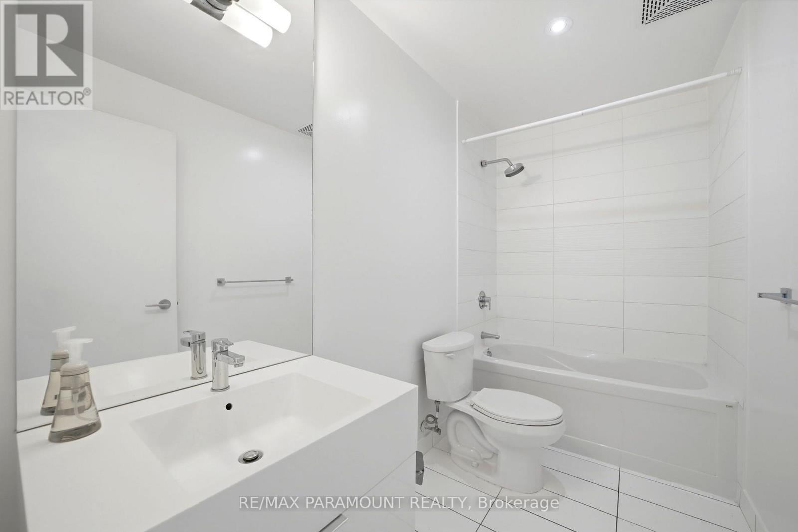 1905 - 10 Capreol Court, Toronto, Ontario  M5V 4B3 - Photo 19 - C13539992