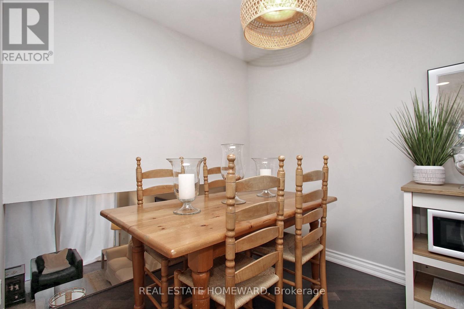 50 Battenberg Avenue, Toronto, Ontario  M4L 1J8 - Photo 11 - E13540018