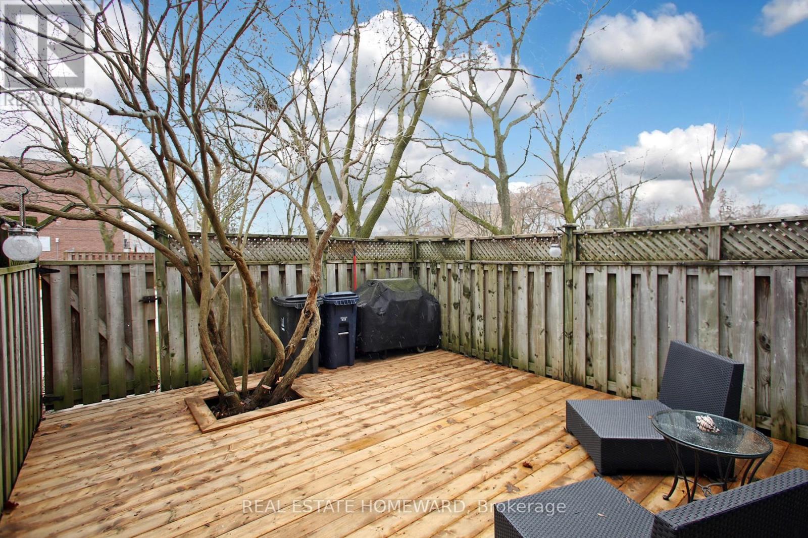 50 Battenberg Avenue, Toronto, Ontario  M4L 1J8 - Photo 23 - E13540018
