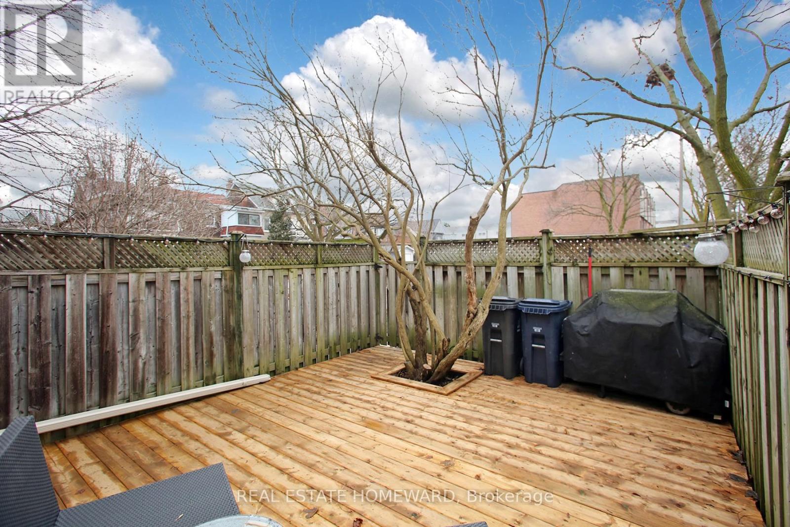 50 Battenberg Avenue, Toronto, Ontario  M4L 1J8 - Photo 24 - E13540018