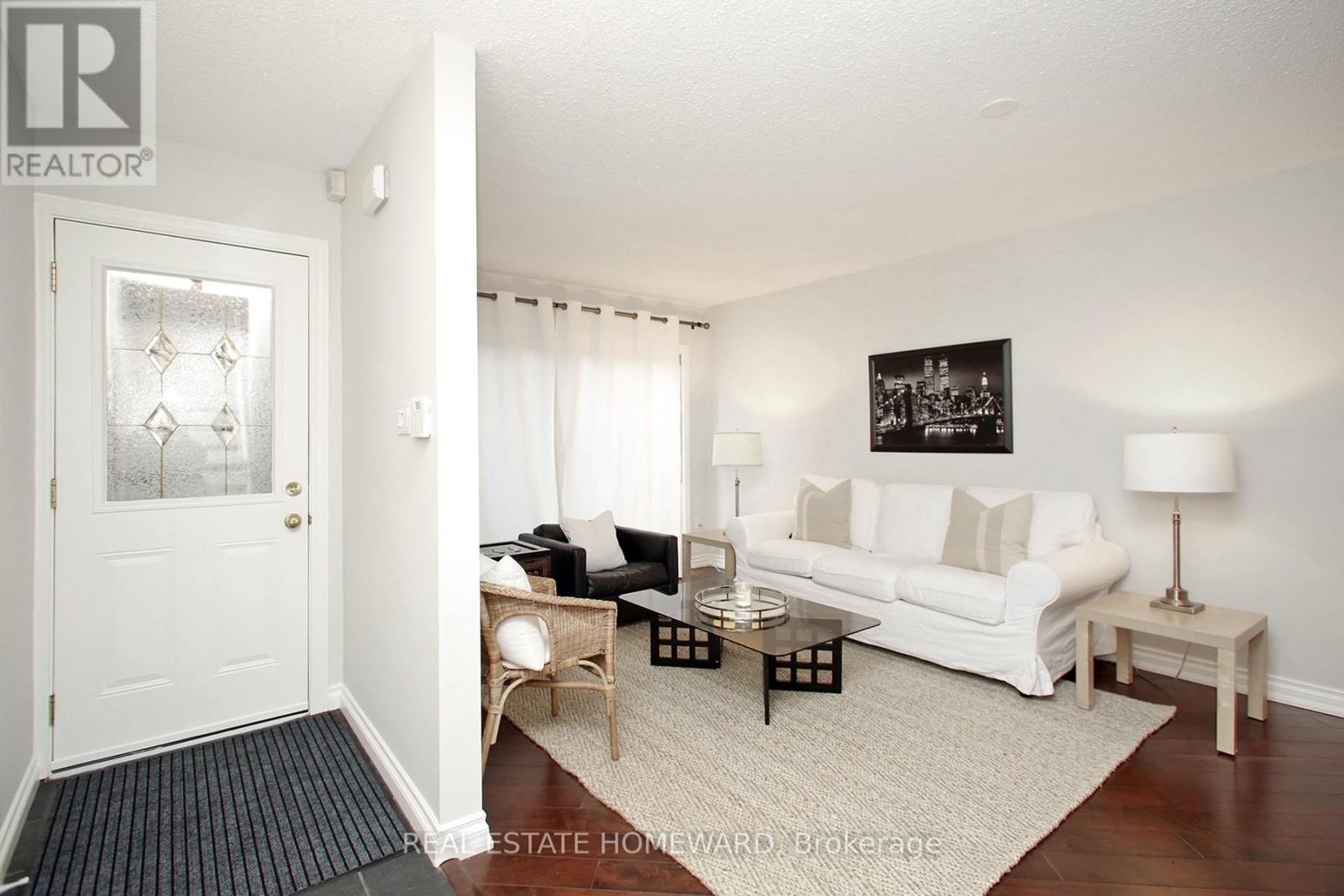 50 Battenberg Avenue, Toronto, Ontario  M4L 1J8 - Photo 7 - E13540018