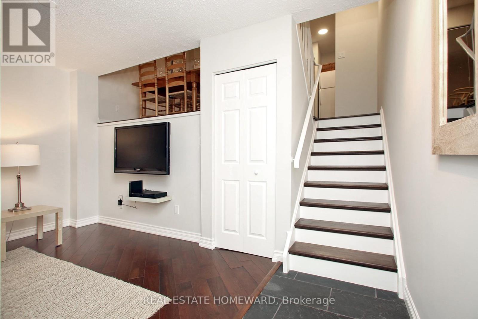 50 Battenberg Avenue, Toronto, Ontario  M4L 1J8 - Photo 8 - E13540018