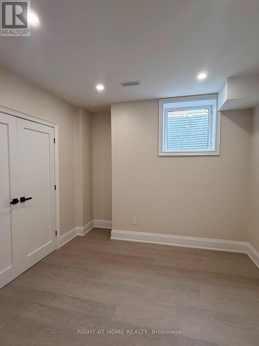 B - 2 Chesney Crescent, Vaughan, Ontario  L4H 4A7 - Photo 11 - N13539928