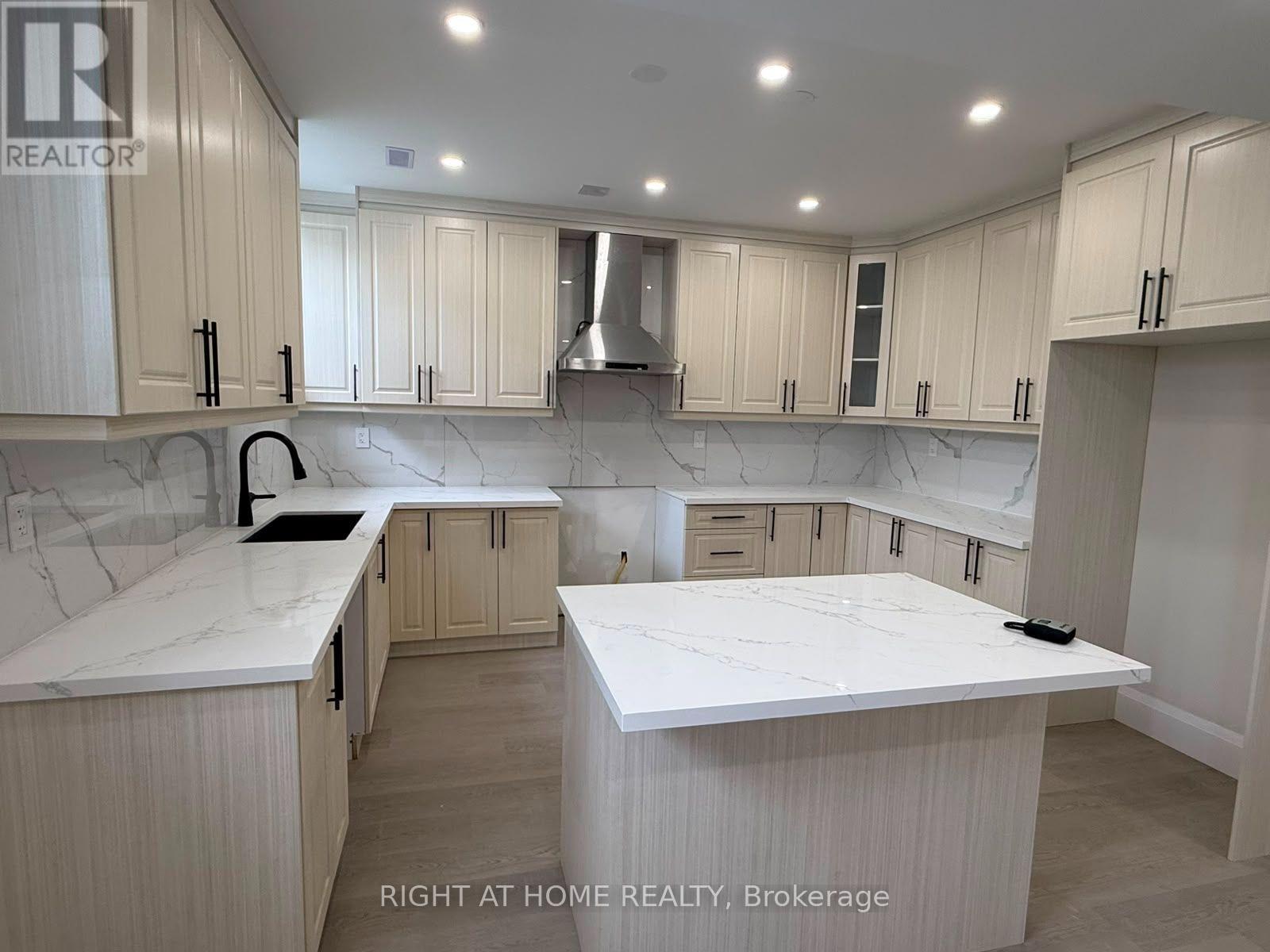 B - 2 Chesney Crescent, Vaughan, Ontario  L4H 4A7 - Photo 3 - N13539928