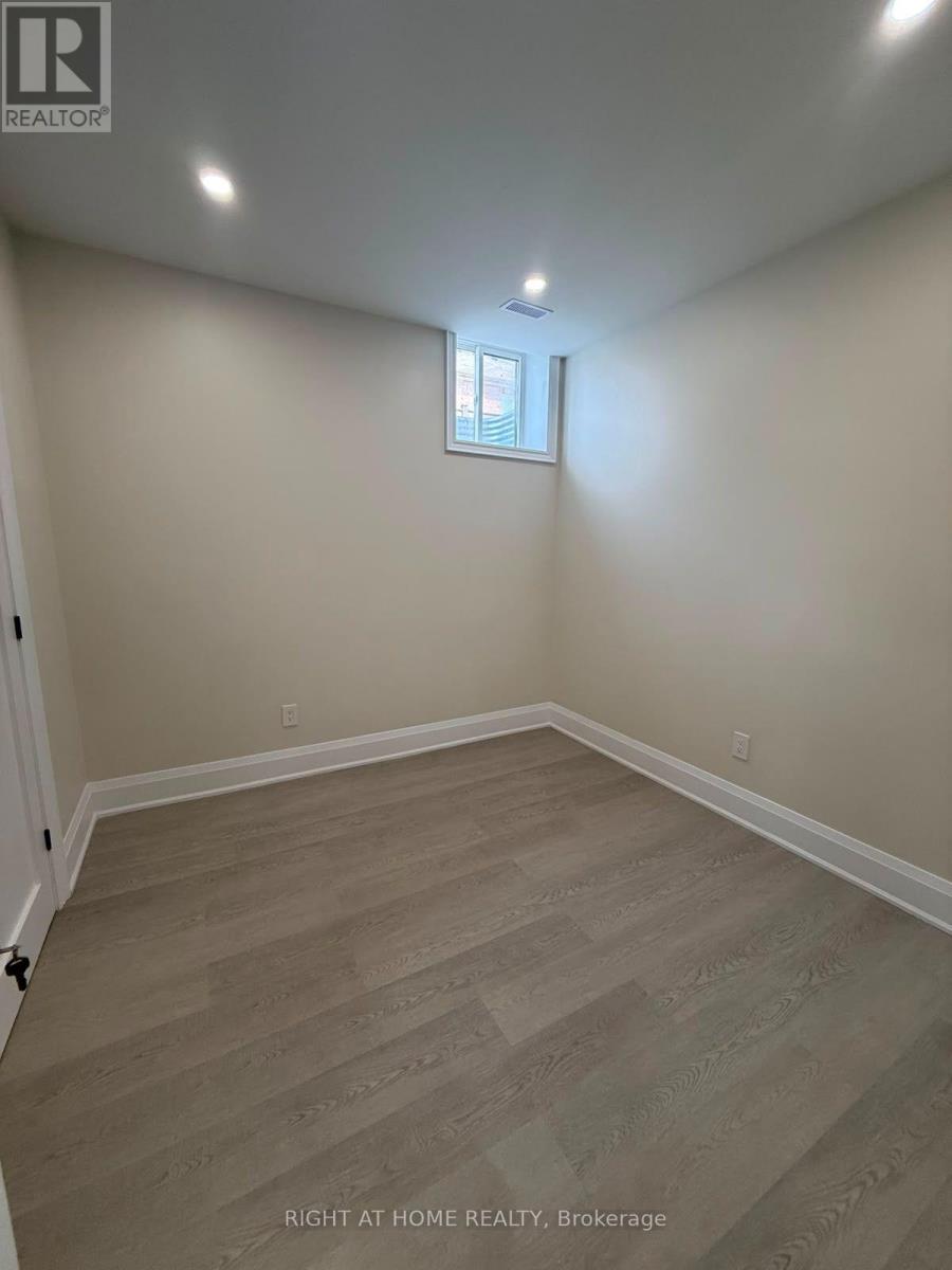 B - 2 Chesney Crescent, Vaughan, Ontario  L4H 4A7 - Photo 8 - N13539928