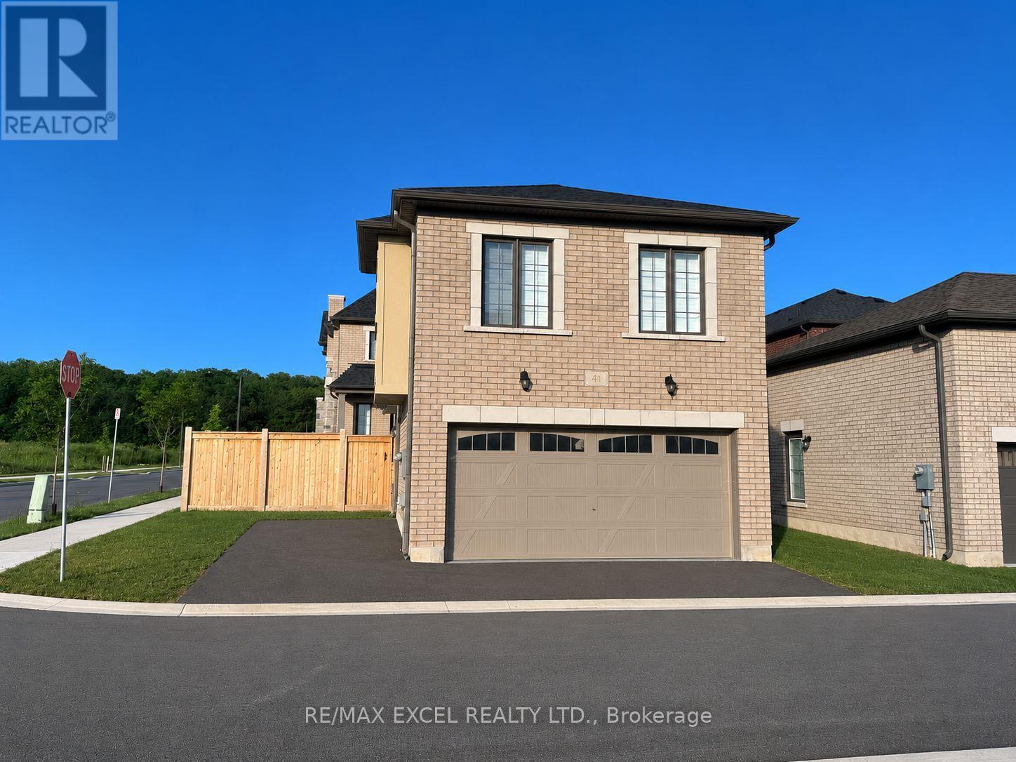 COACH HOUSE - 41 JOHN ROLPH STREET, Markham (Cornell)