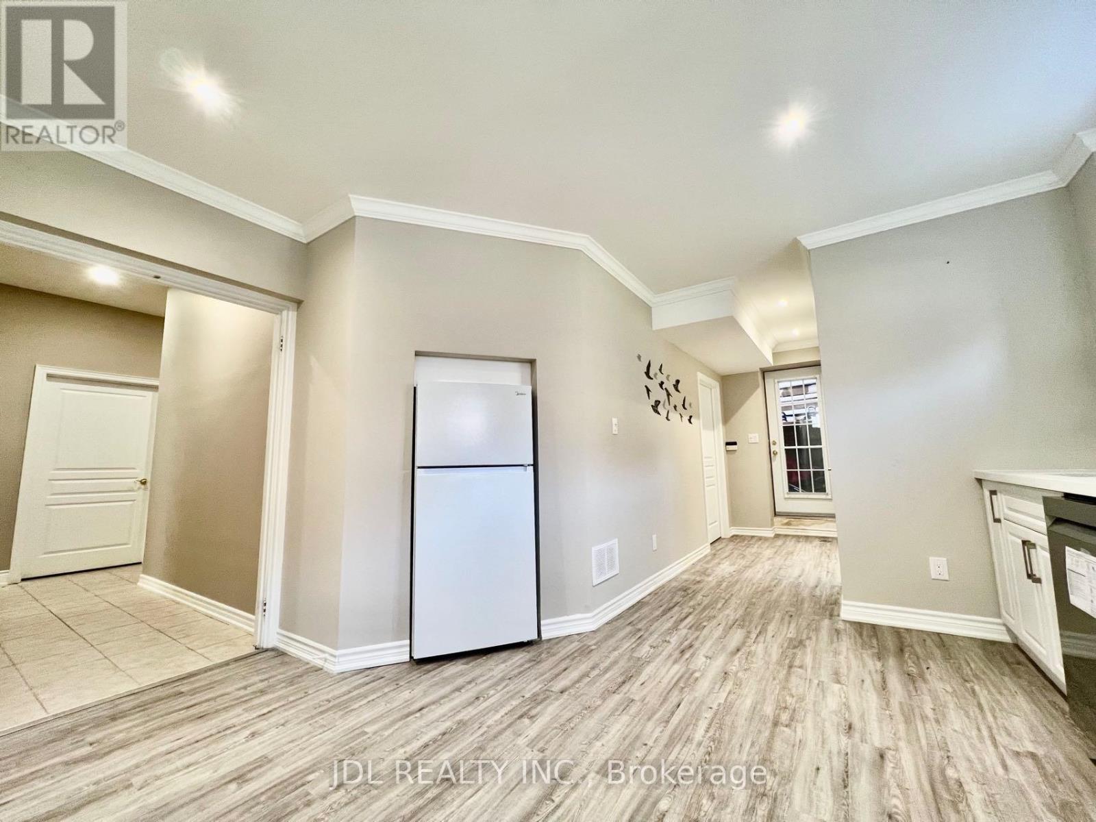 21 Brookgreene Crescent, Richmond Hill, Ontario  L4C 0M1 - Photo 5 - N13540010