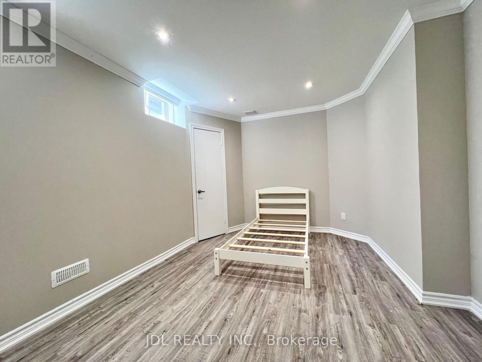 21 Brookgreene Crescent, Richmond Hill, Ontario  L4C 0M1 - Photo 8 - N13540010