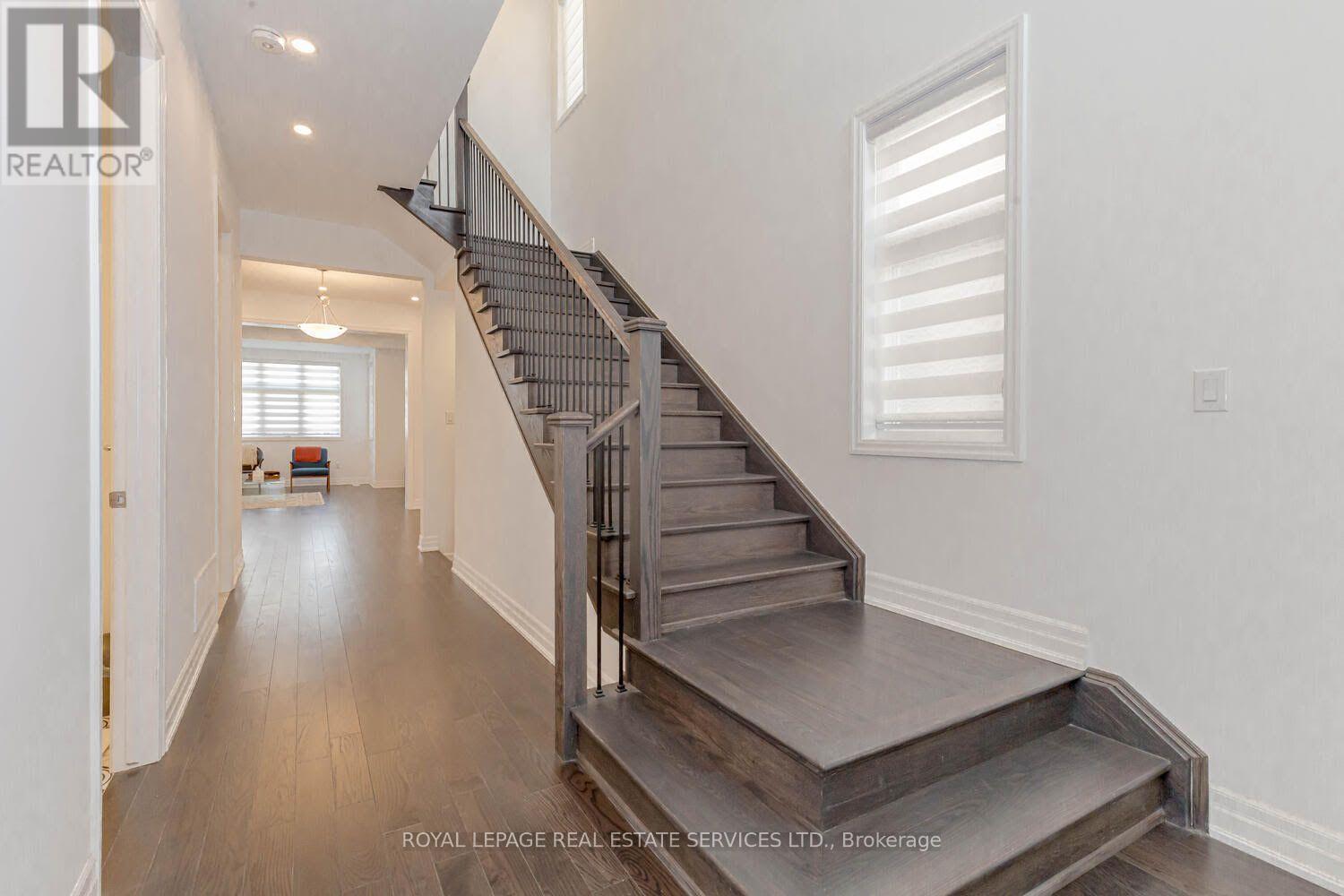 3334 Harasym Trail, Oakville, Ontario L6M 5N6 - Photo 3 - W13539844