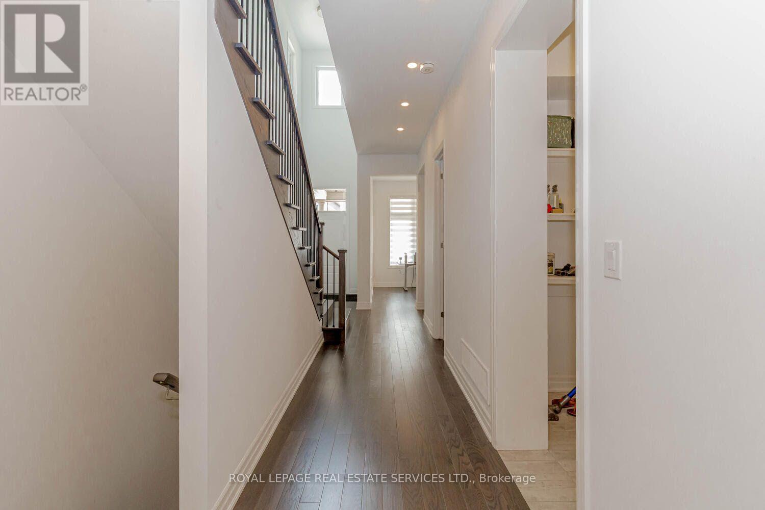 3334 Harasym Trail, Oakville, Ontario L6M 5N6 - Photo 5 - W13539844