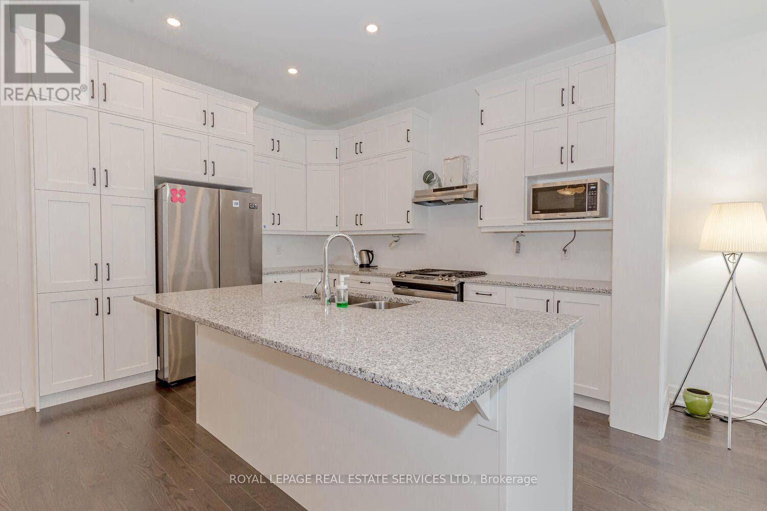3334 Harasym Trail, Oakville, Ontario L6M 5N6 - Photo 8 - W13539844