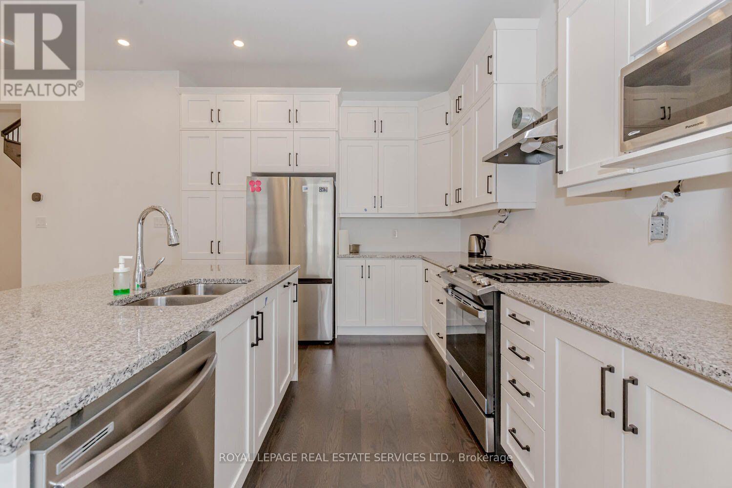 3334 Harasym Trail, Oakville, Ontario L6M 5N6 - Photo 9 - W13539844