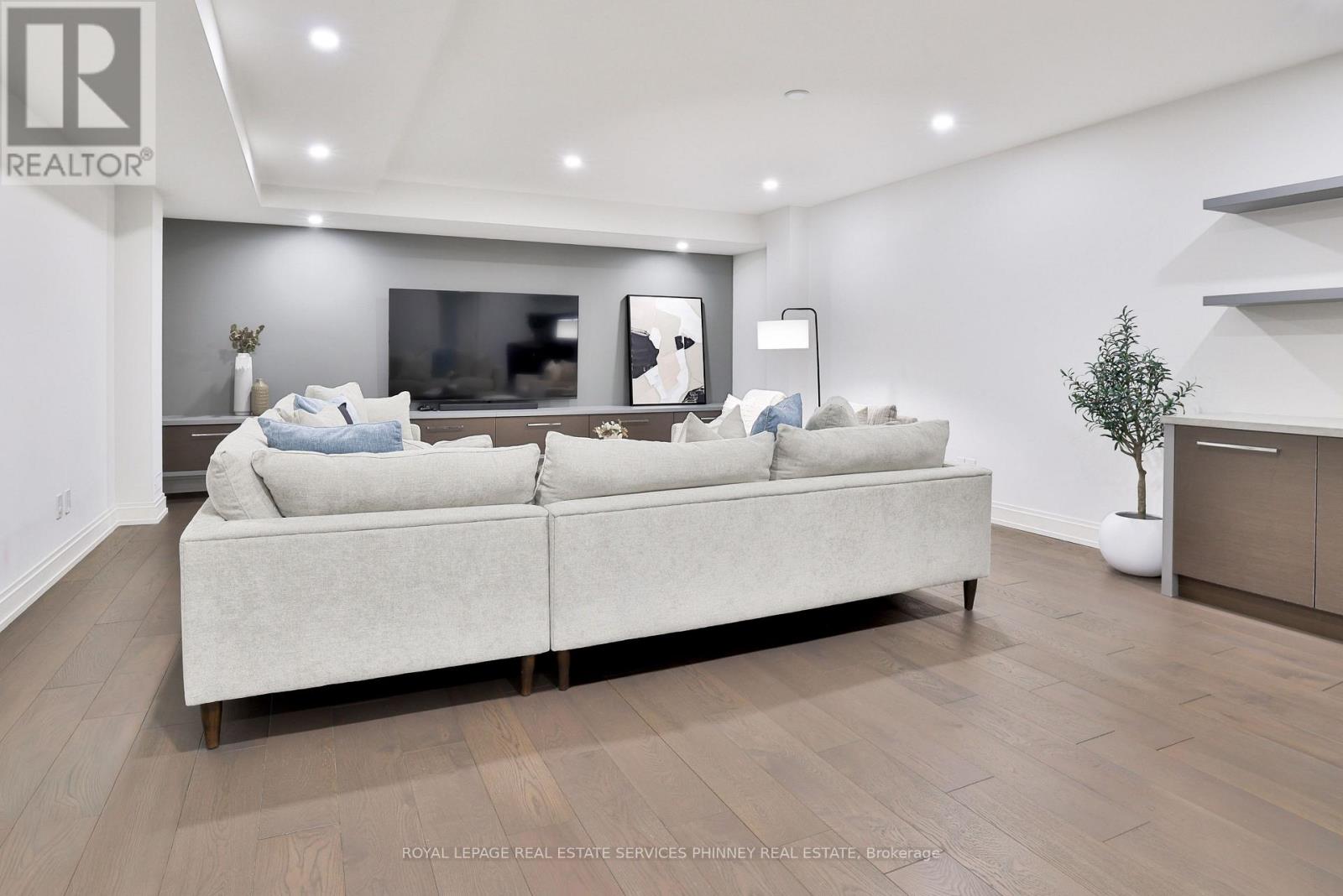 6 Iroquois Avenue, Mississauga, Ontario  L5G 1M6 - Photo 30 - W13539920