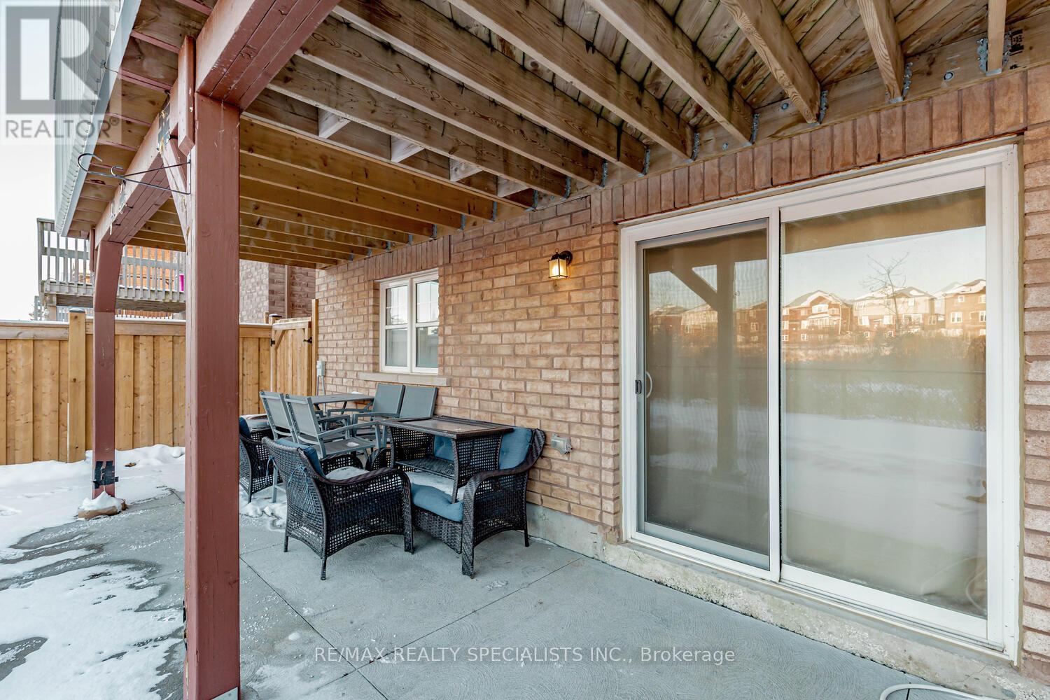 84 Tysonville Circle, Brampton, Ontario L7A 0B5 - Photo 2 - W13539926