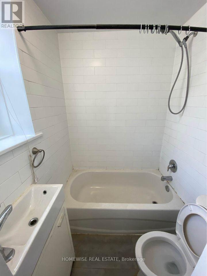 104 - 1 Triller Avenue, Toronto, Ontario M6K 3B7 - Photo 8 - W13539936
