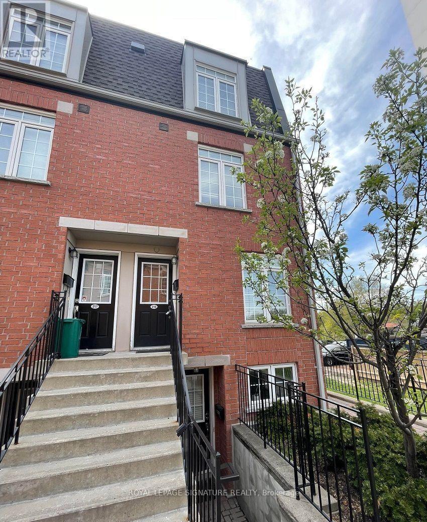 218 - 870 JANE STREET, Toronto, Ontario