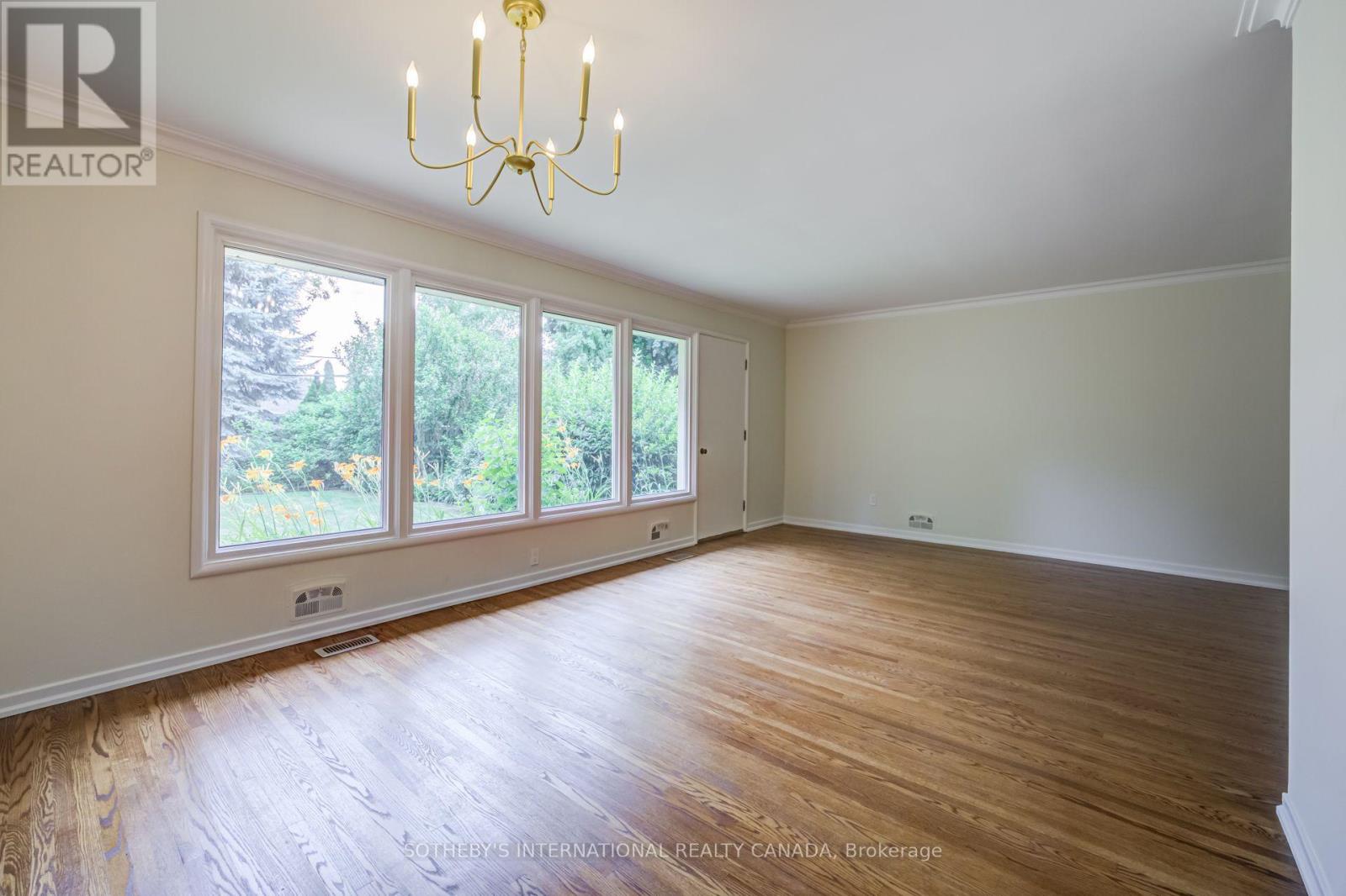 25 Abinger Crescent, Toronto, Ontario  M9B 2Y4 - Photo 12 - W13540072