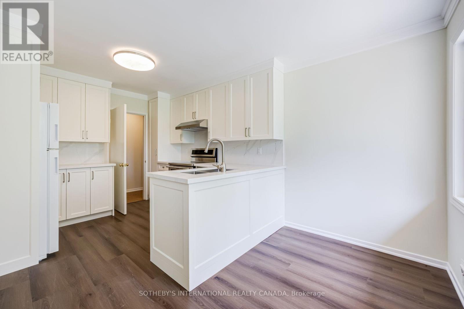 25 Abinger Crescent, Toronto, Ontario  M9B 2Y4 - Photo 14 - W13540072