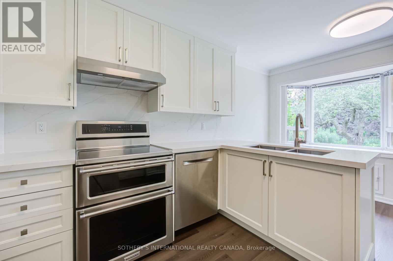 25 Abinger Crescent, Toronto, Ontario  M9B 2Y4 - Photo 17 - W13540072
