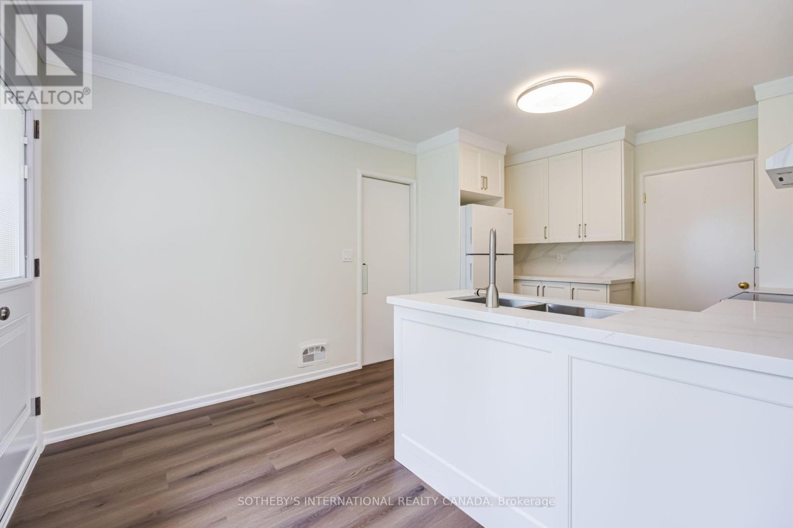 25 Abinger Crescent, Toronto, Ontario  M9B 2Y4 - Photo 20 - W13540072