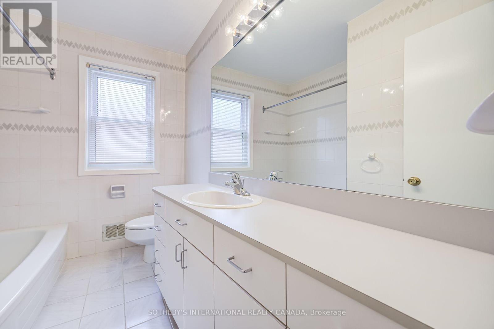 25 Abinger Crescent, Toronto, Ontario  M9B 2Y4 - Photo 23 - W13540072