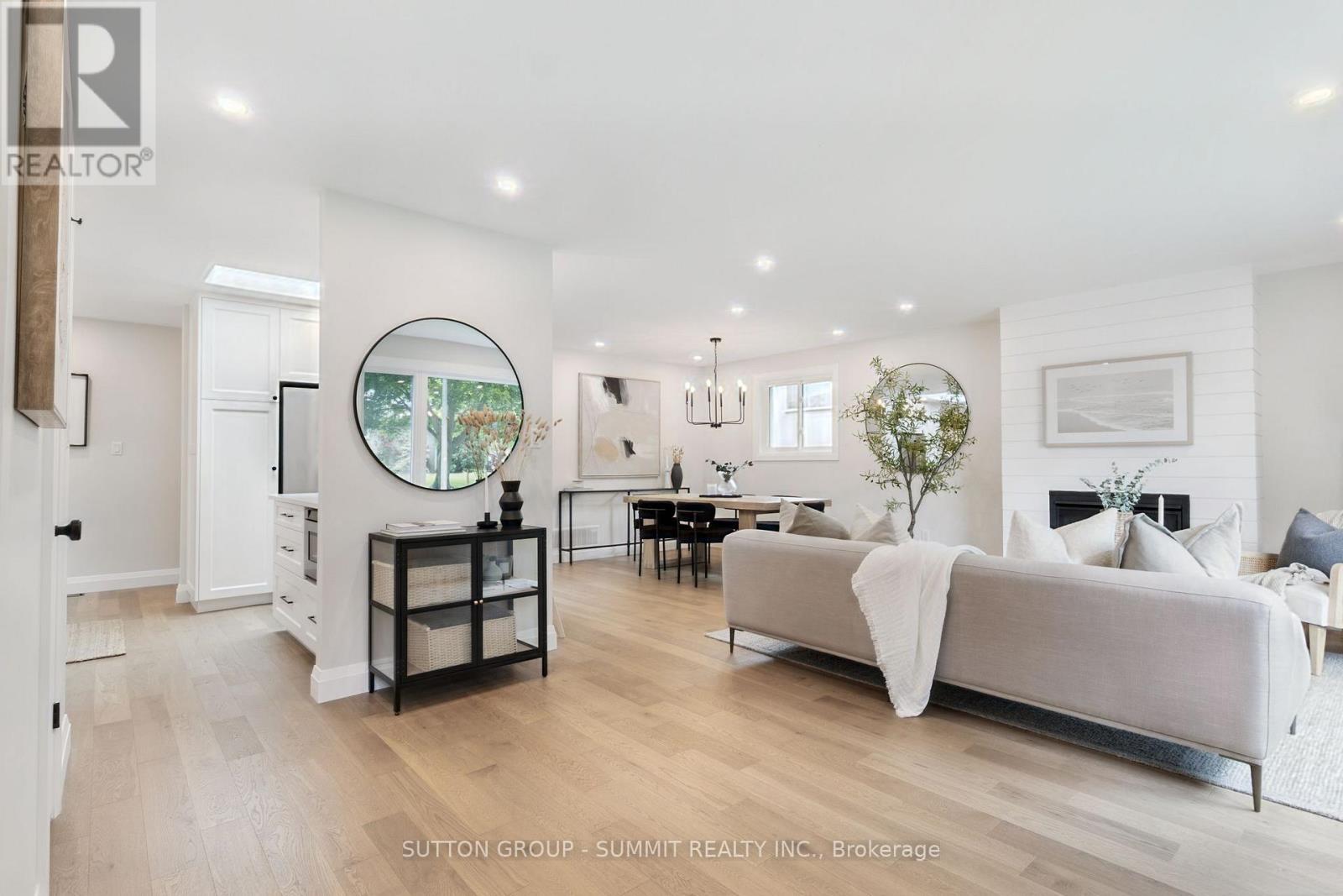 1414 Dewbourne Crescent, Burlington, Ontario  L7M 1E7 - Photo 3 - W13540094