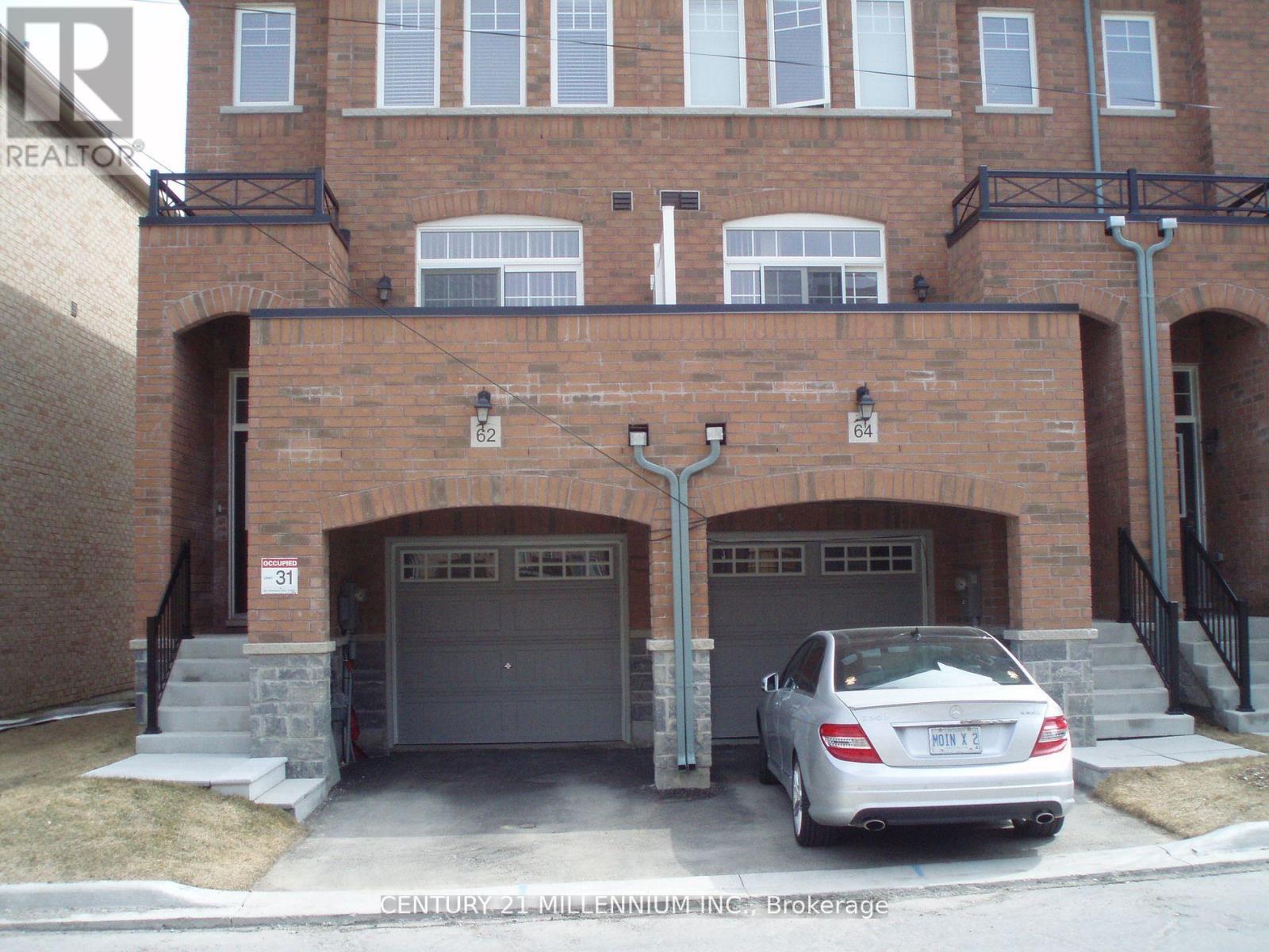 62 Magdalene Crescent, Brampton, Ontario  L6Z 0G8 - Photo 2 - W13540114