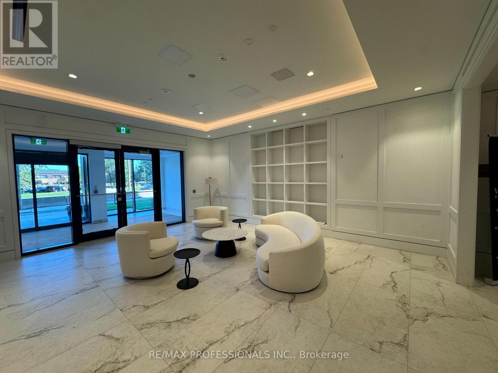 502 - 4010 Eglinton Avenue W, Toronto, Ontario  M9P 1A6 - Photo 3 - W13528300