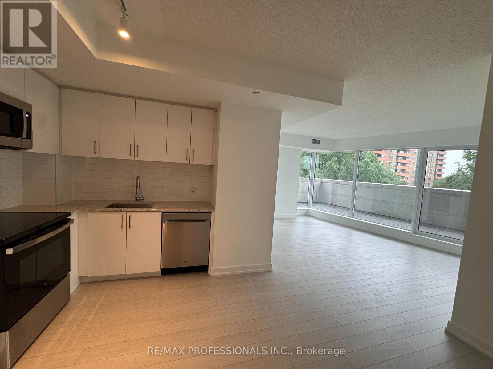 502 - 4010 Eglinton Avenue W, Toronto, Ontario  M9P 1A6 - Photo 5 - W13528300