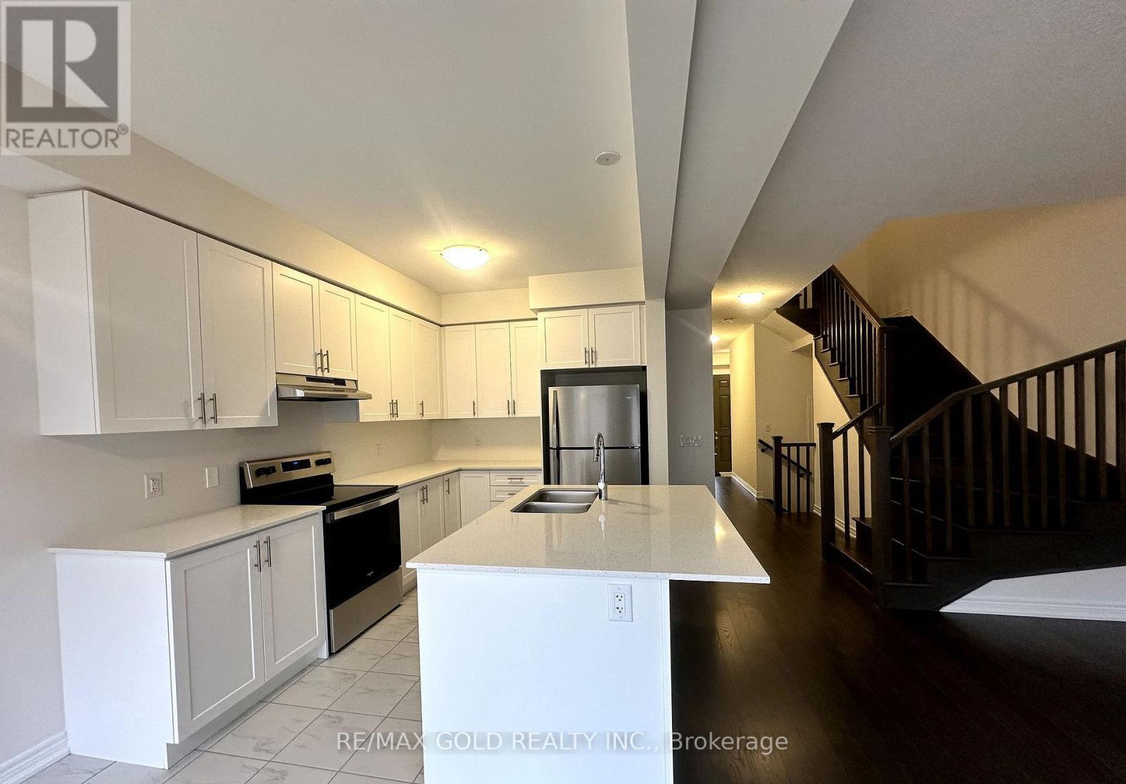 147 Broadacre Drive, Kitchener, Ontario  N2R 0S5 - Photo 3 - X13236668