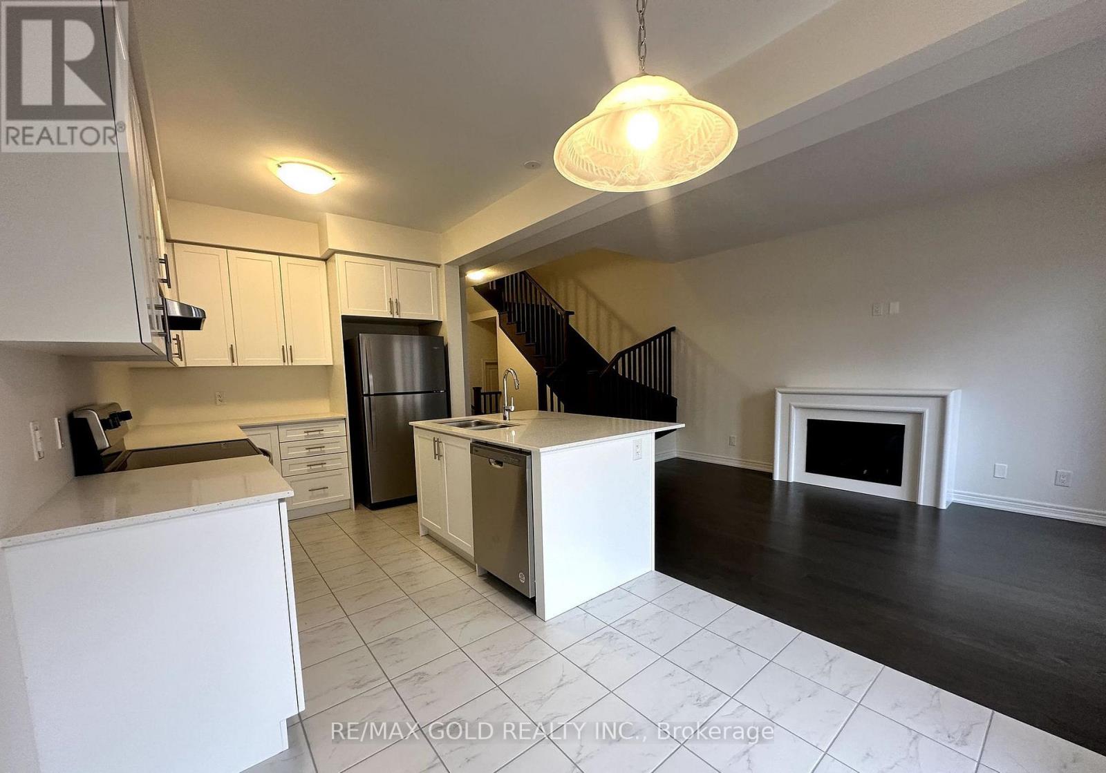 147 Broadacre Drive, Kitchener, Ontario  N2R 0S5 - Photo 5 - X13236668