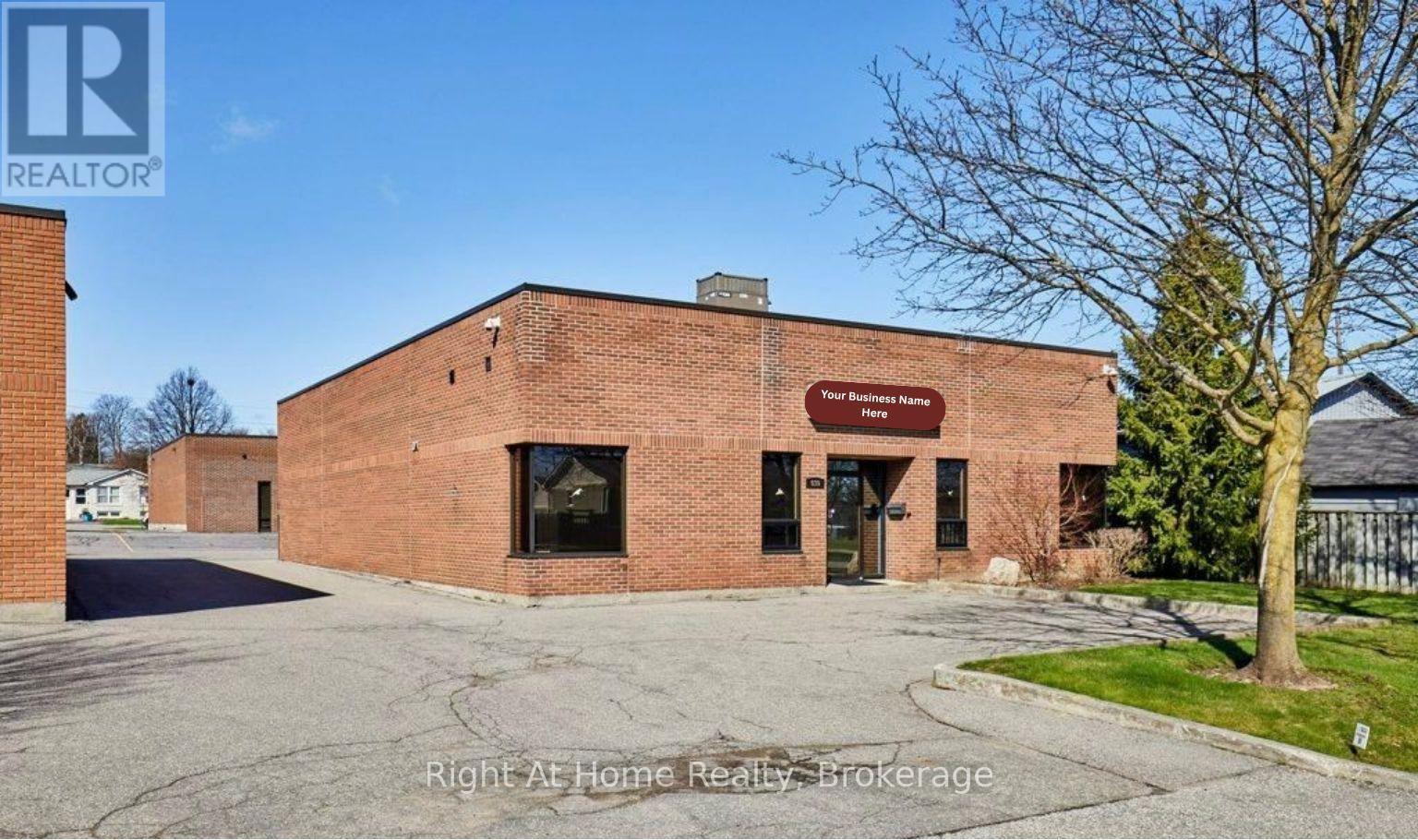 630 Euclid Street, Whitby, Ontario  L1N 5C2 - Photo 2 - E13540138