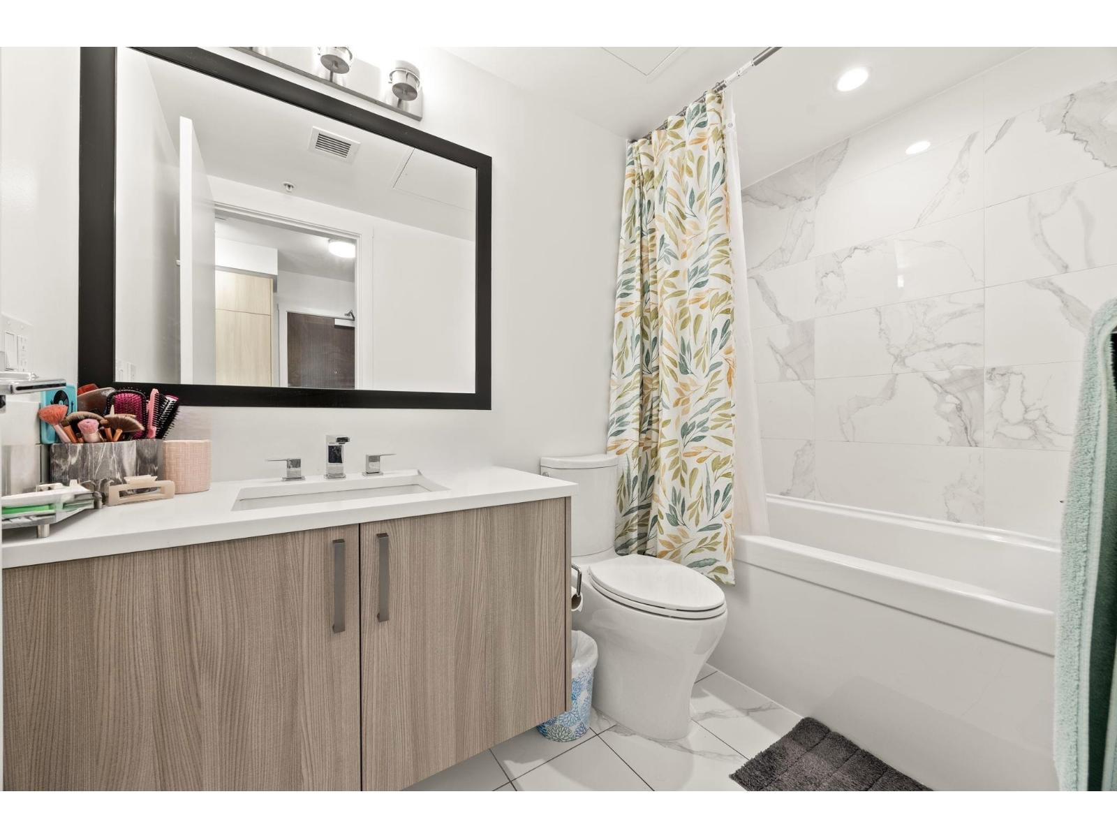 914 13350 Central Avenue, Surrey, British Columbia  V3T 0S1 - Photo 4 - R3143697