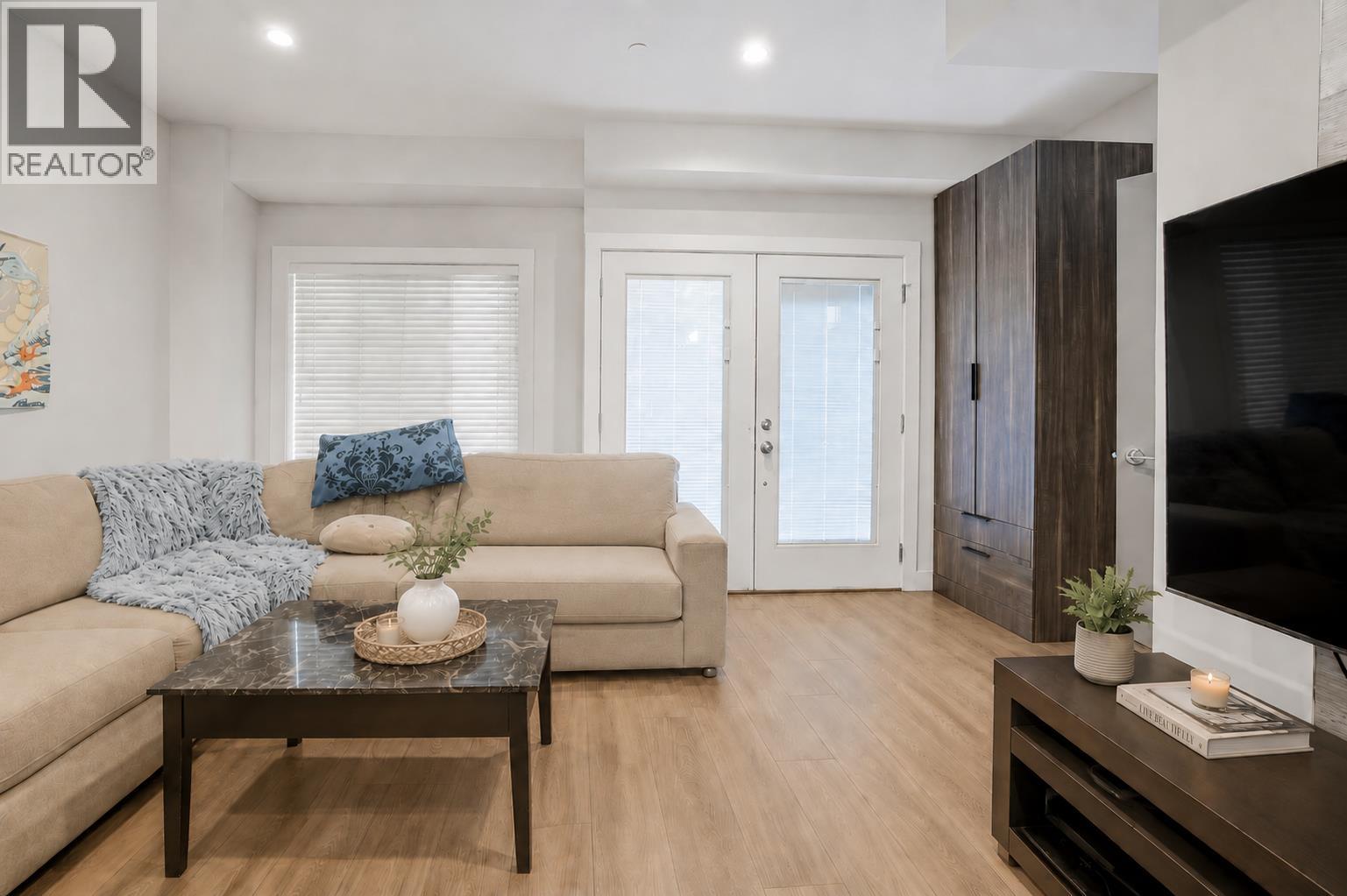 2412 Dundas Street, Vancouver, British Columbia  V5K 1P6 - Photo 3 - R3139967