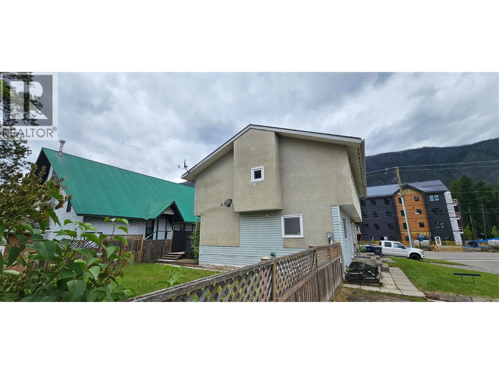 403 Balsam Street, Sparwood, British Columbia  V0B 2G0 - Photo 32 - 10392230