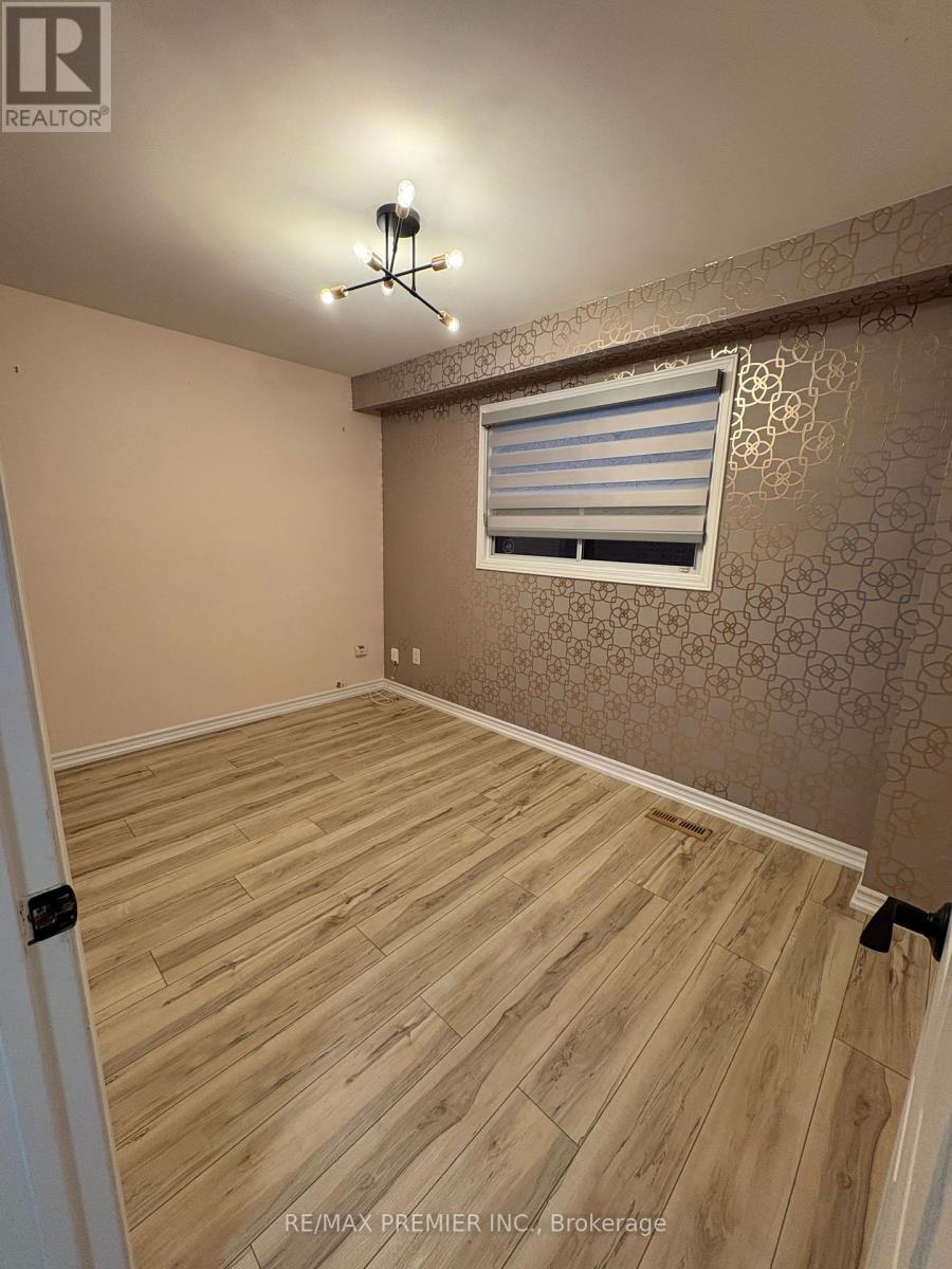 Lower Level - 21 Avon Crescent, Vaughan, Ontario  L4L 1H4 - Photo 4 - N13539700