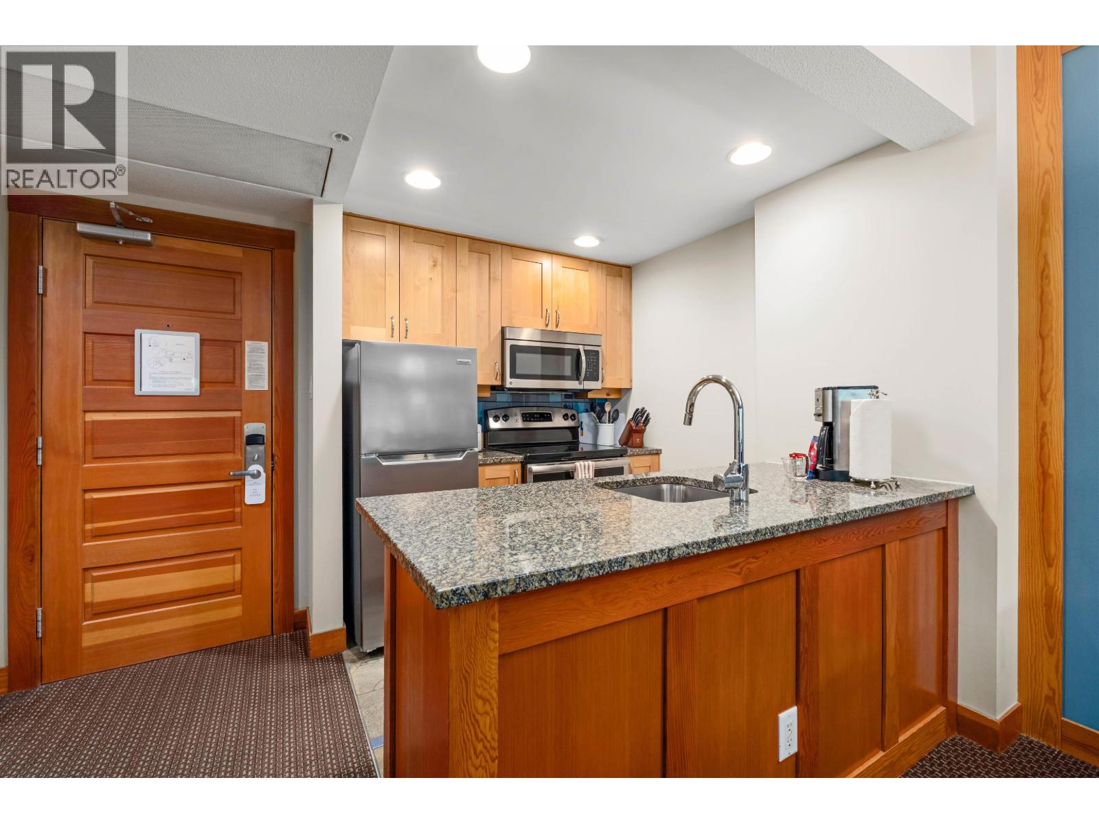 230b 2036 London Lane, Whistler, British Columbia  V8E 0N7 - Photo 4 - R3144184