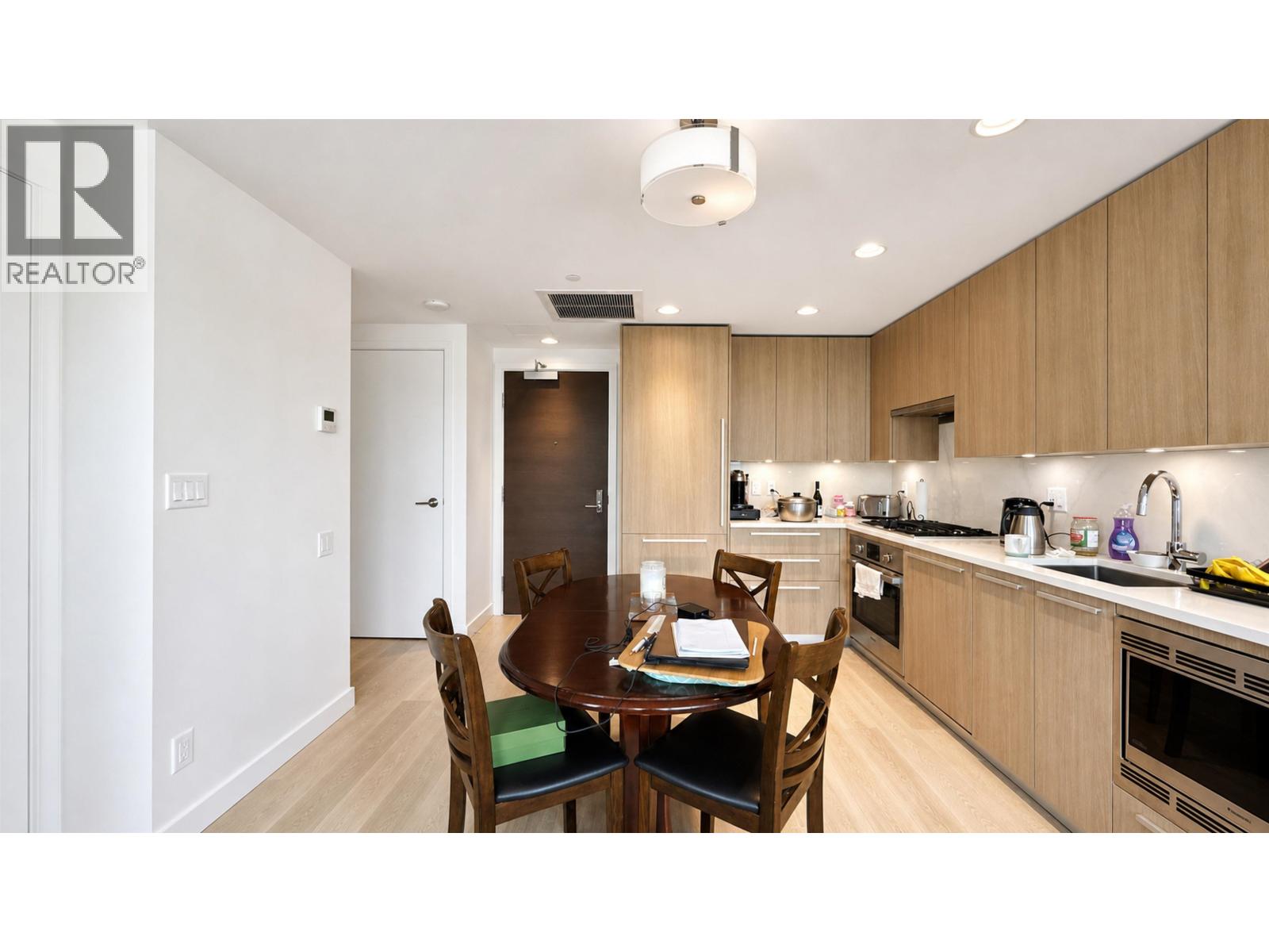 304 2738 Library Lane, North Vancouver, British Columbia  V7J 0B3 - Photo 10 - R3144203