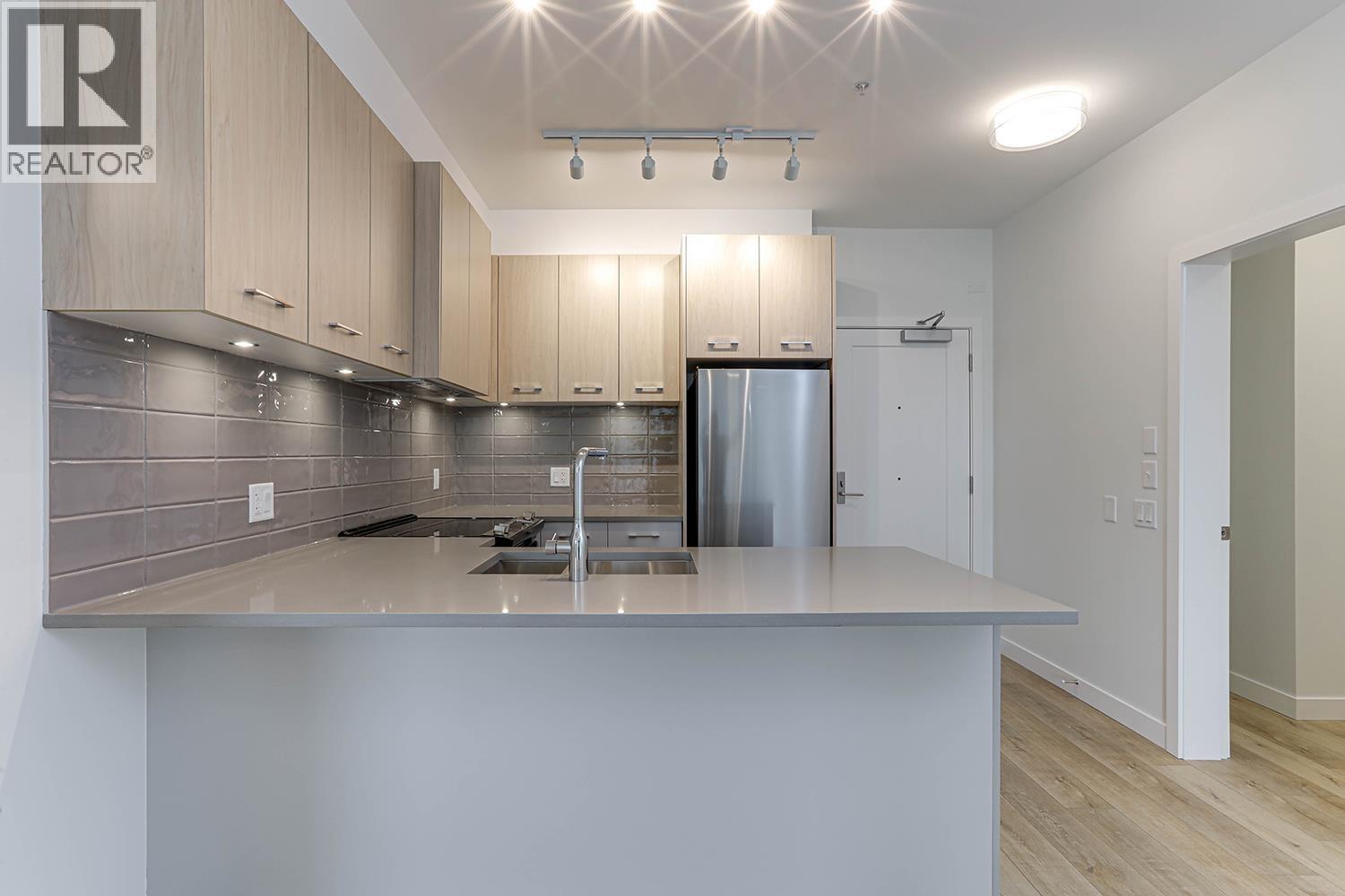 403 4933 Clarendon Street, Vancouver, British Columbia  V5R 3J3 - Photo 2 - R3144229