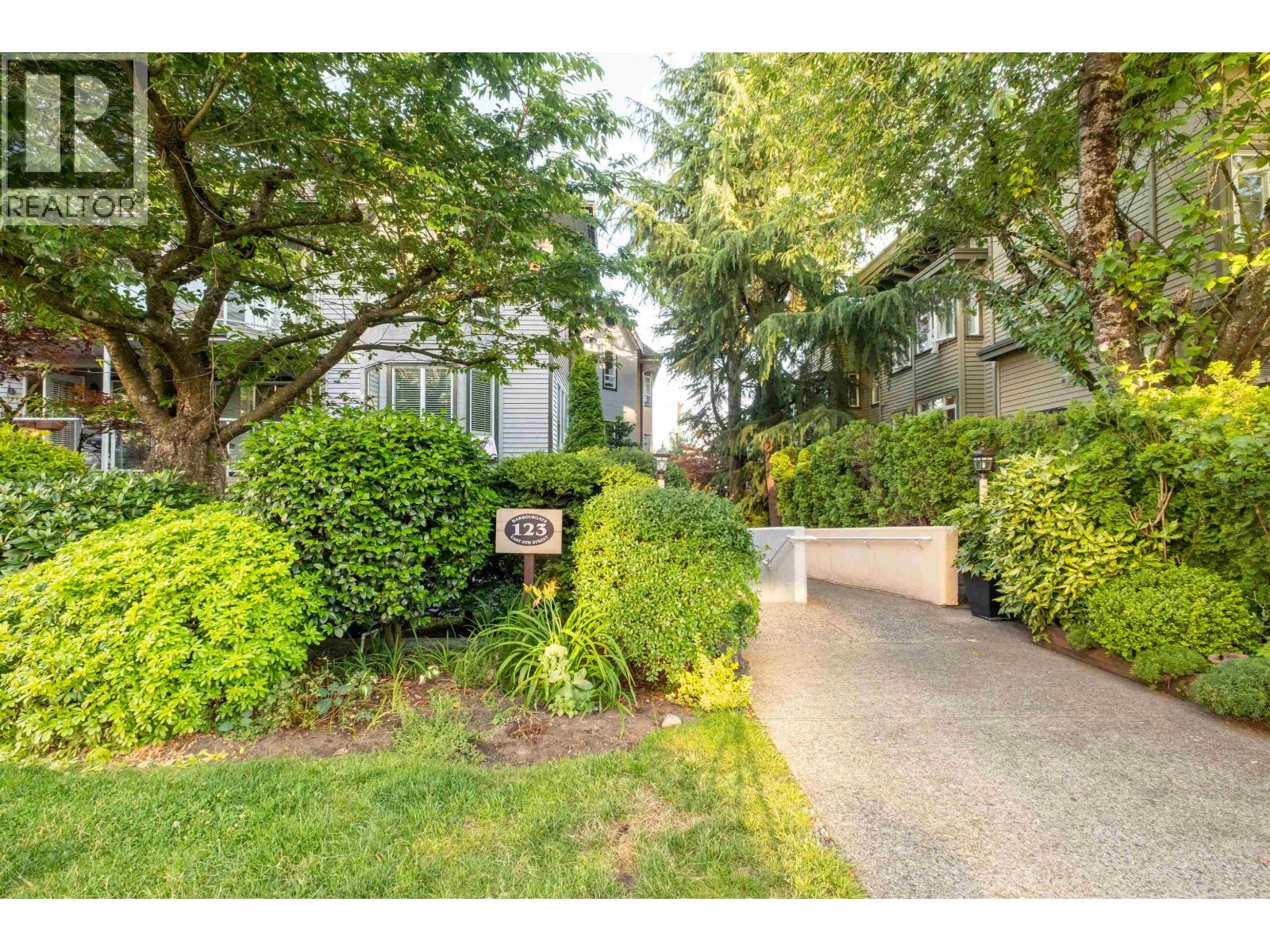 102 123 E 6TH STREET, north vancouver, British Columbia